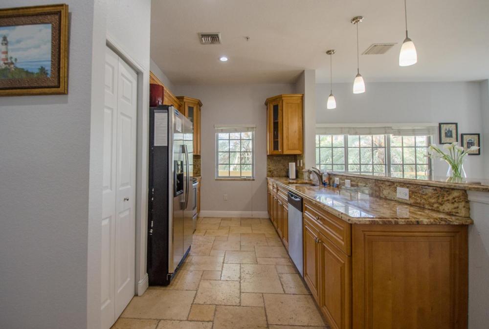 Three-Bedroom Apartment - Photo 4