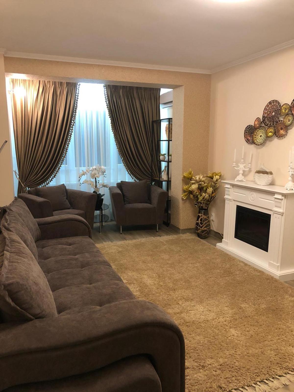 One-Bedroom Apartment - Photo 1