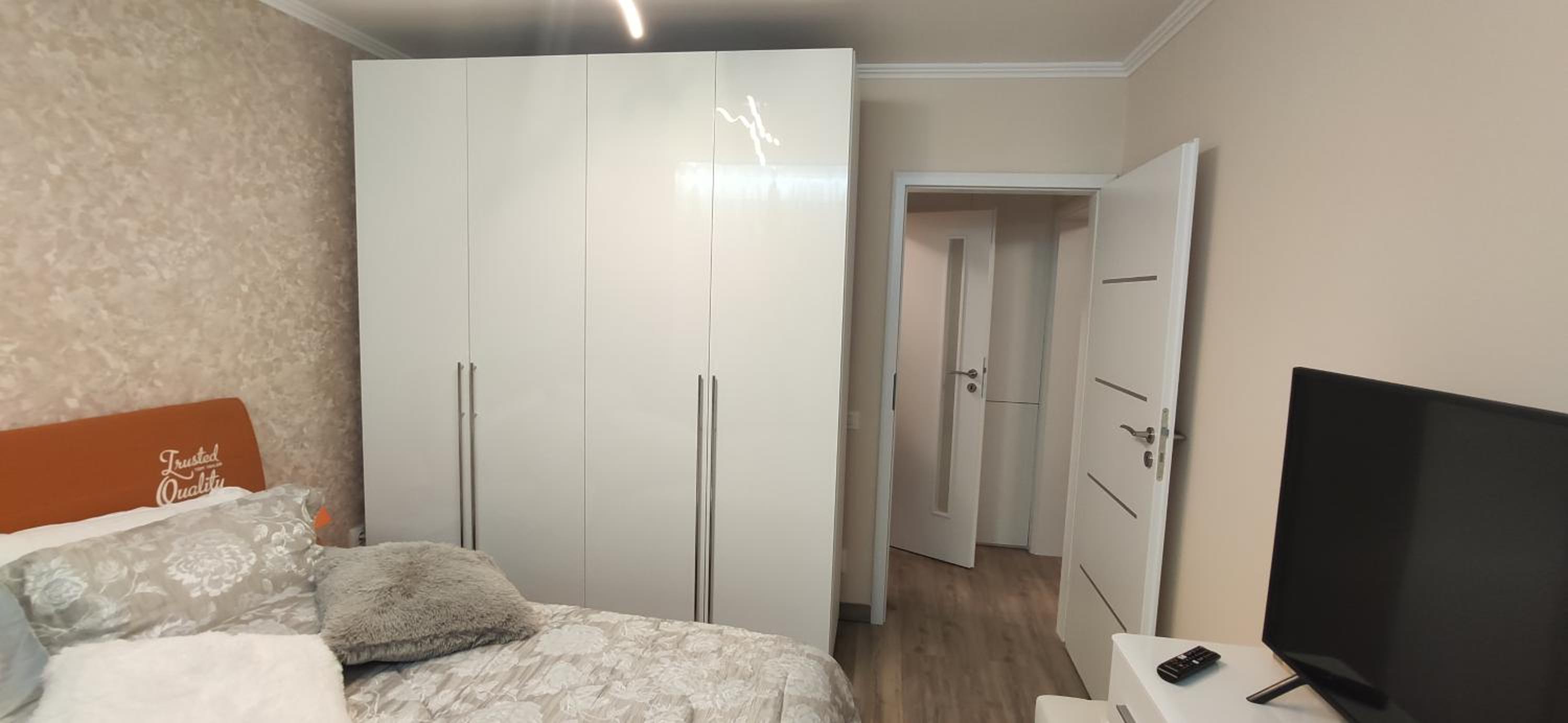 One-Bedroom Apartment - Photo 2