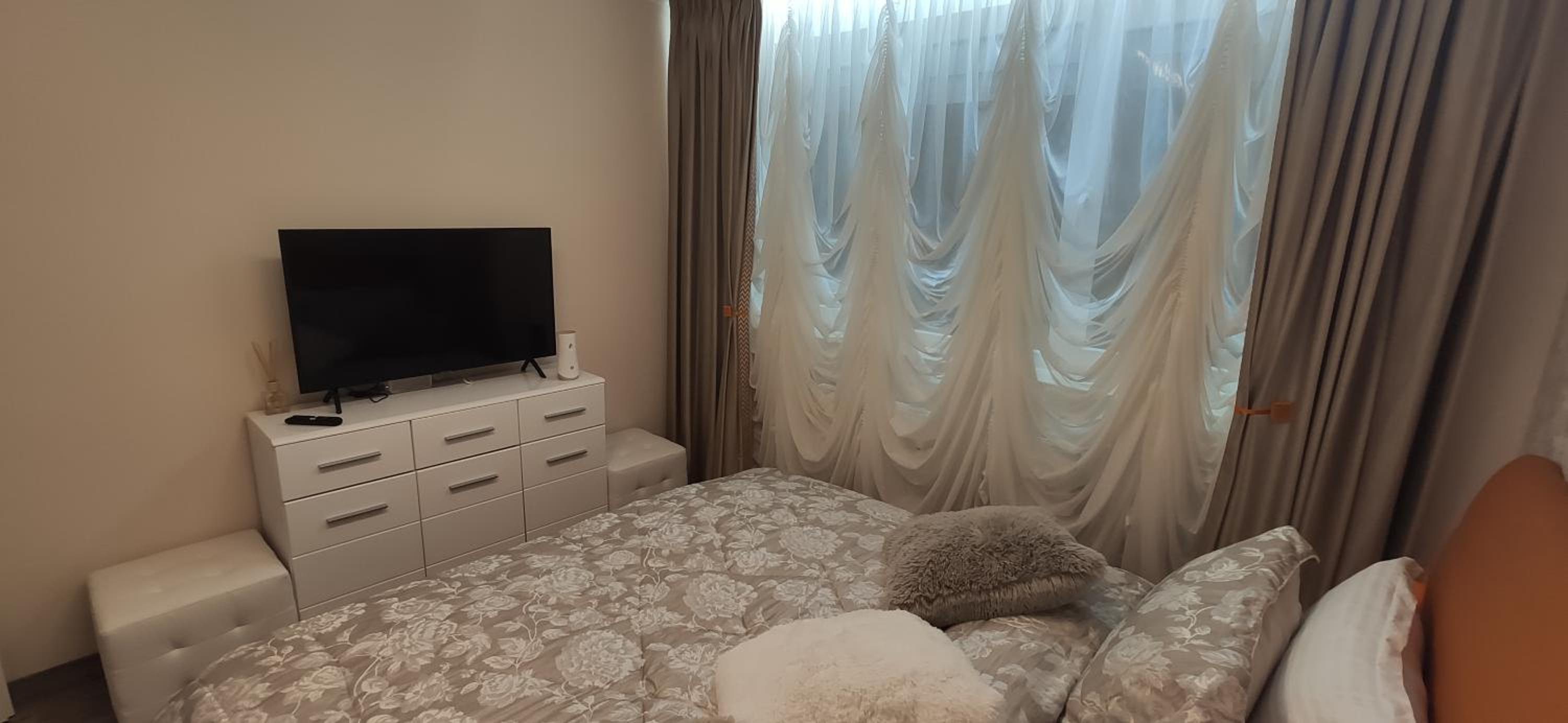 One-Bedroom Apartment - Photo 3