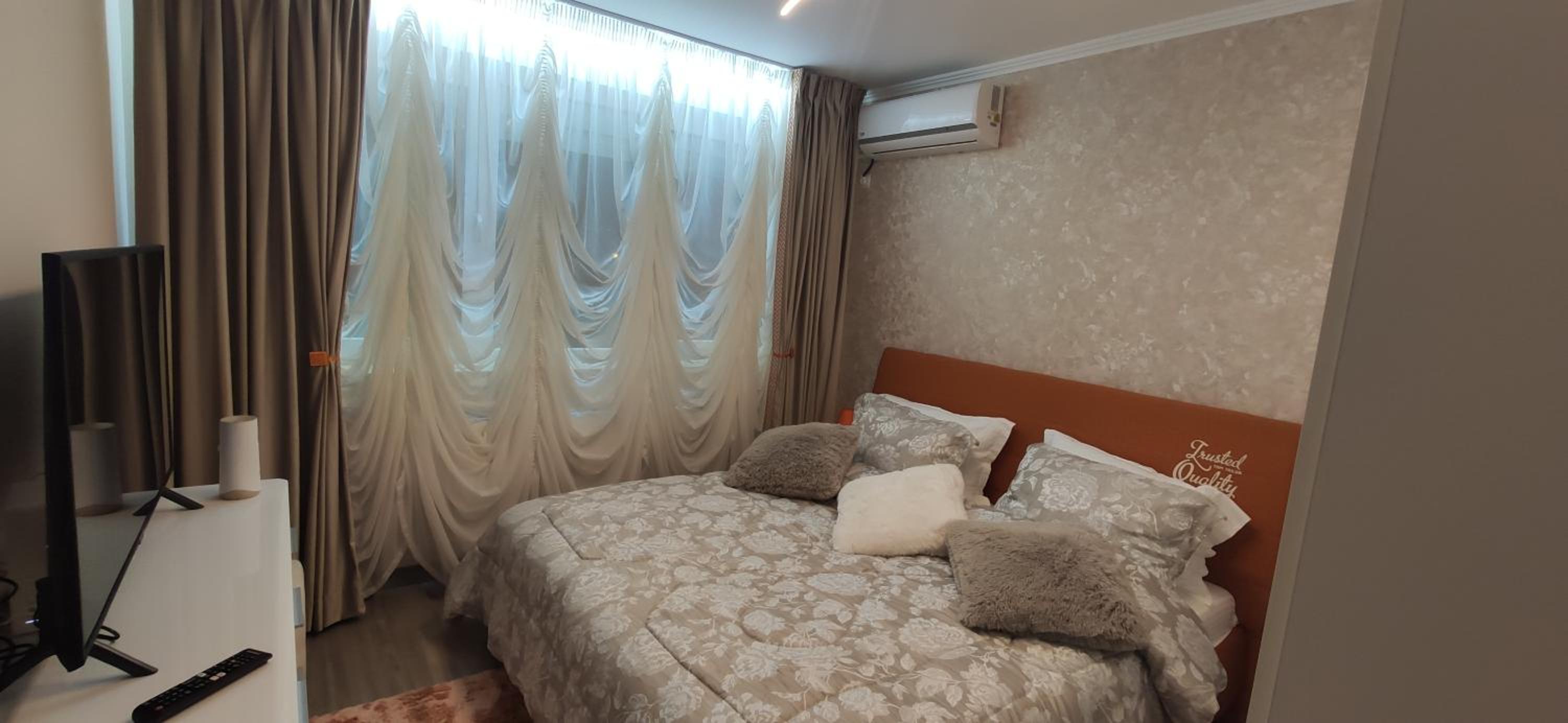 One-Bedroom Apartment - Photo 4