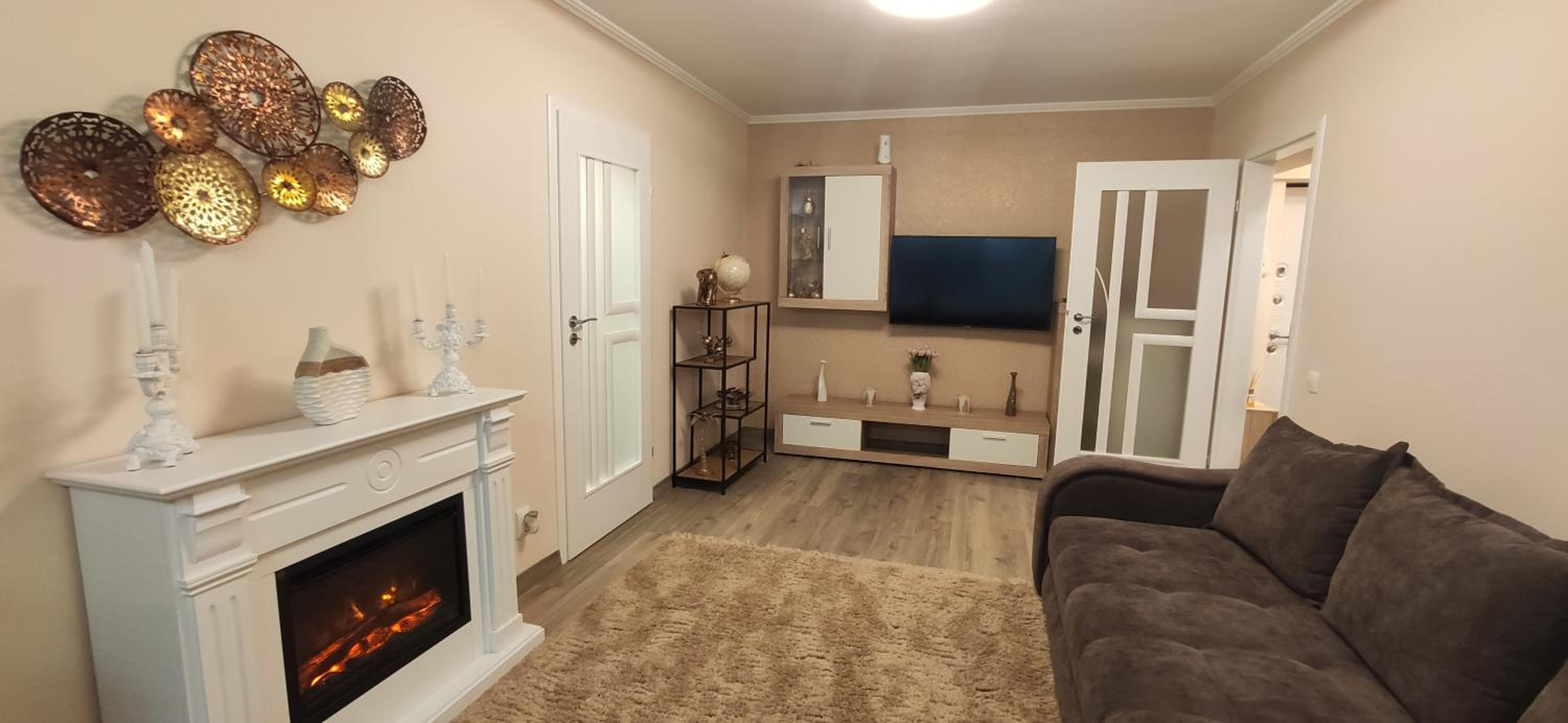 One-Bedroom Apartment - Photo 9