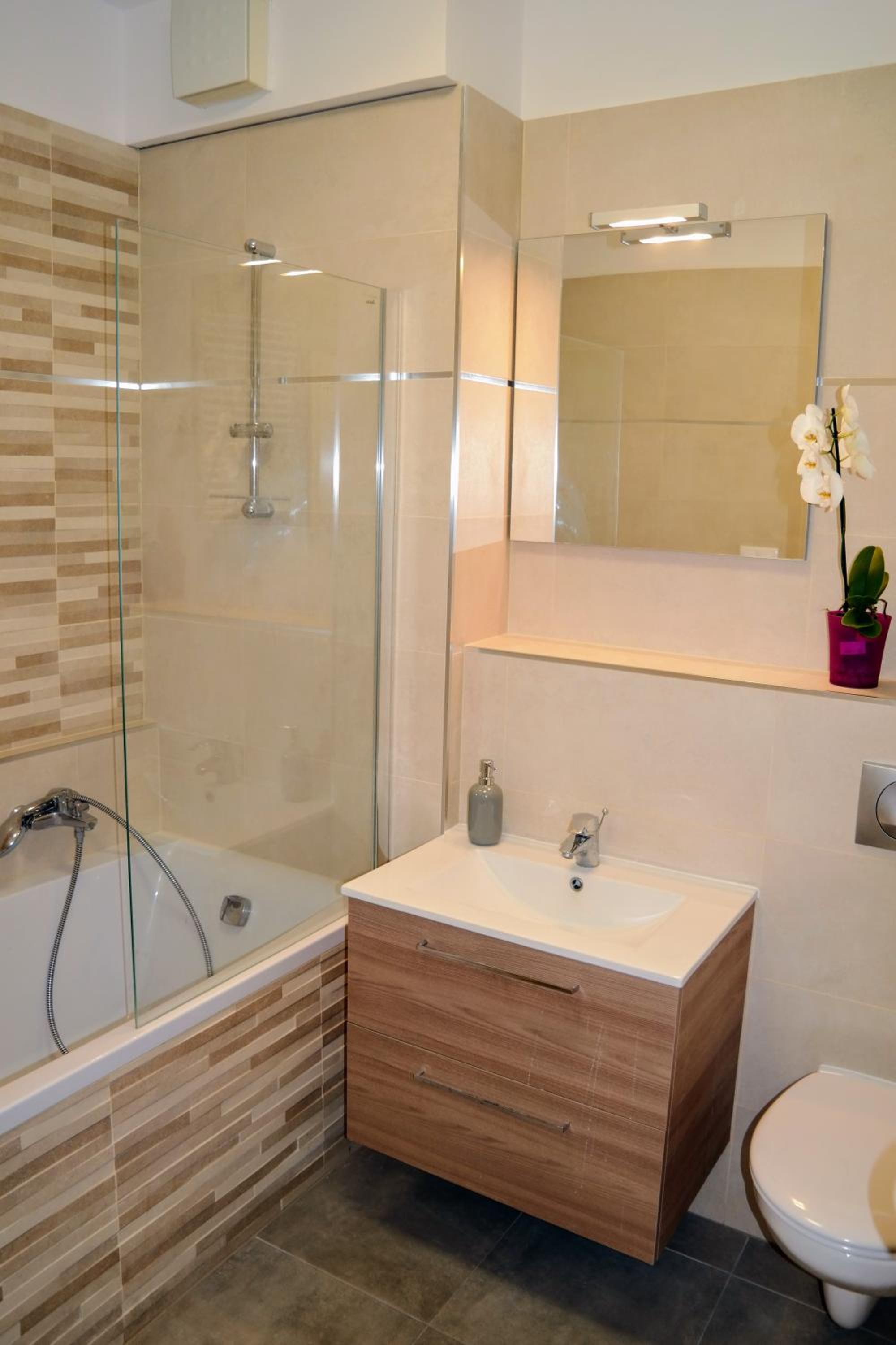 Two-Bedroom Apartment - Photo 9