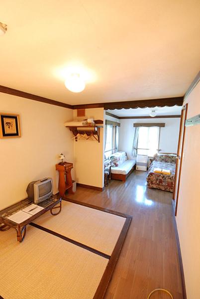 Double Room with Private Bathroom photo 2