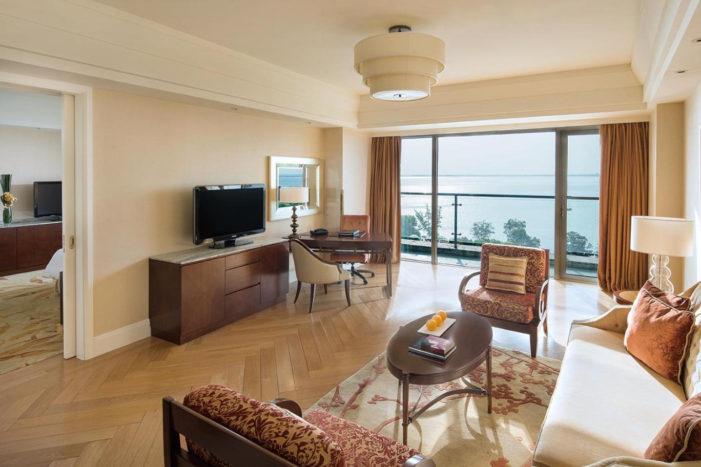 Fairmont Gold One-Bedroom Suite