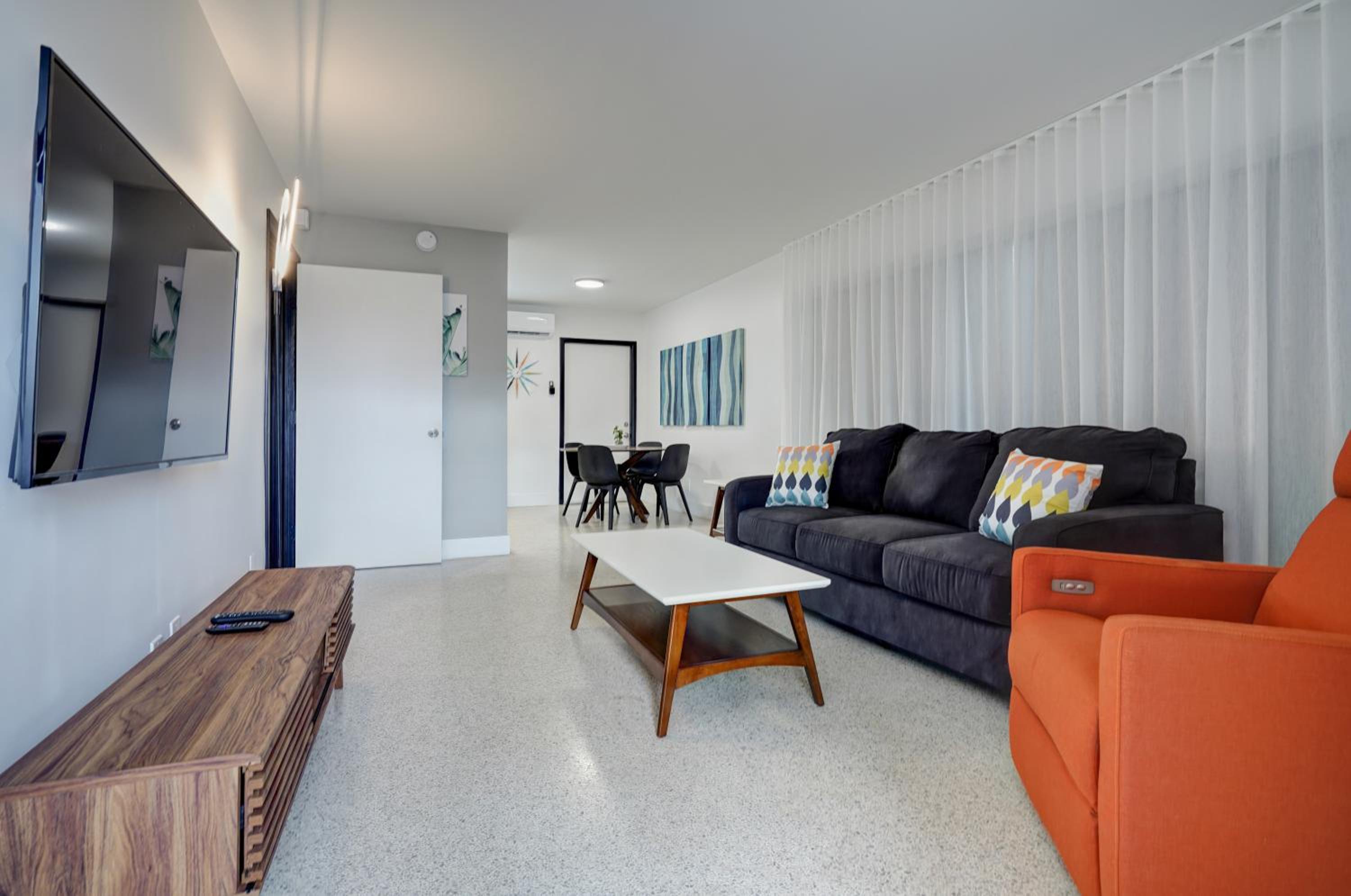 Deluxe Accessible One bedroom Apartment