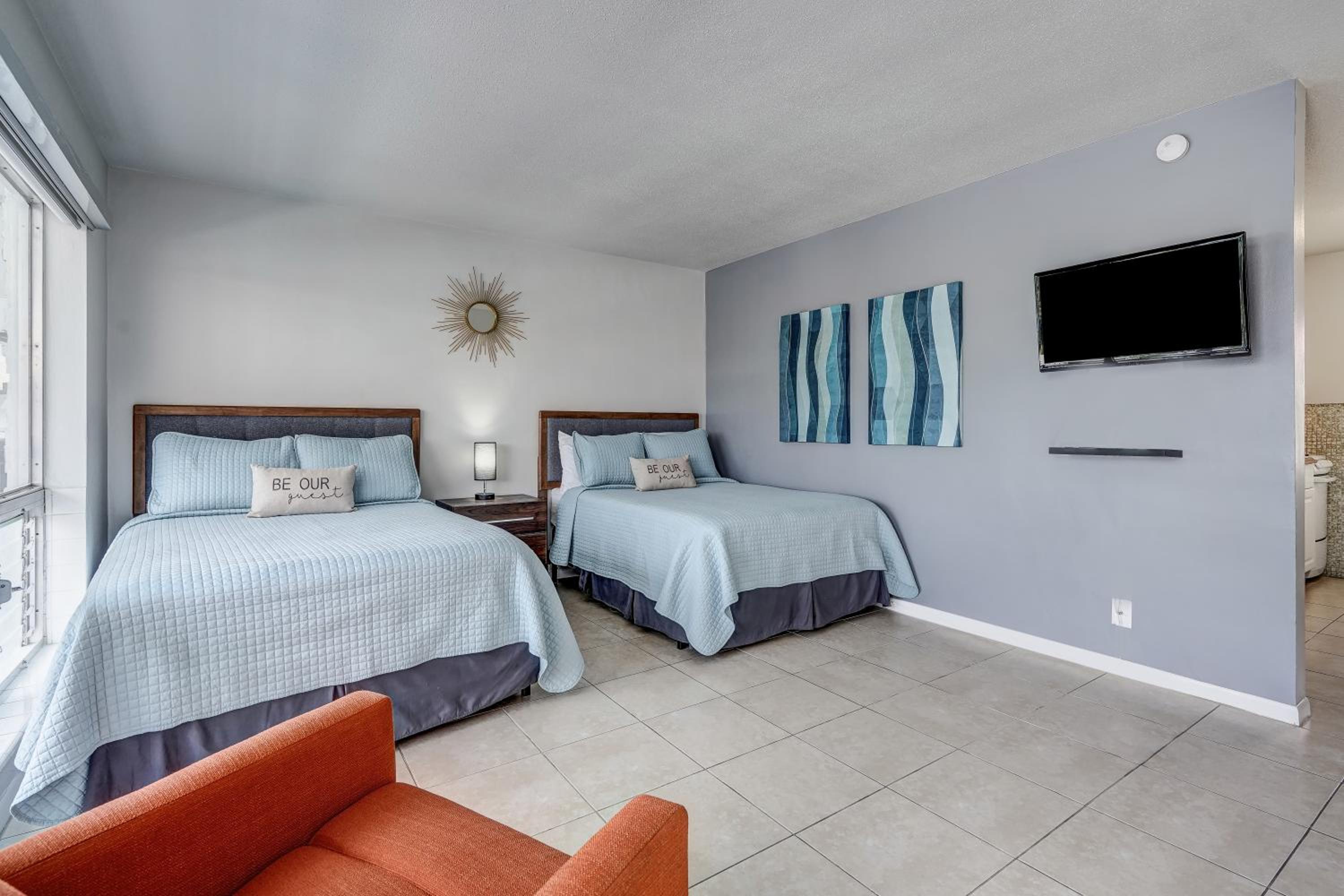 Studio Apartment