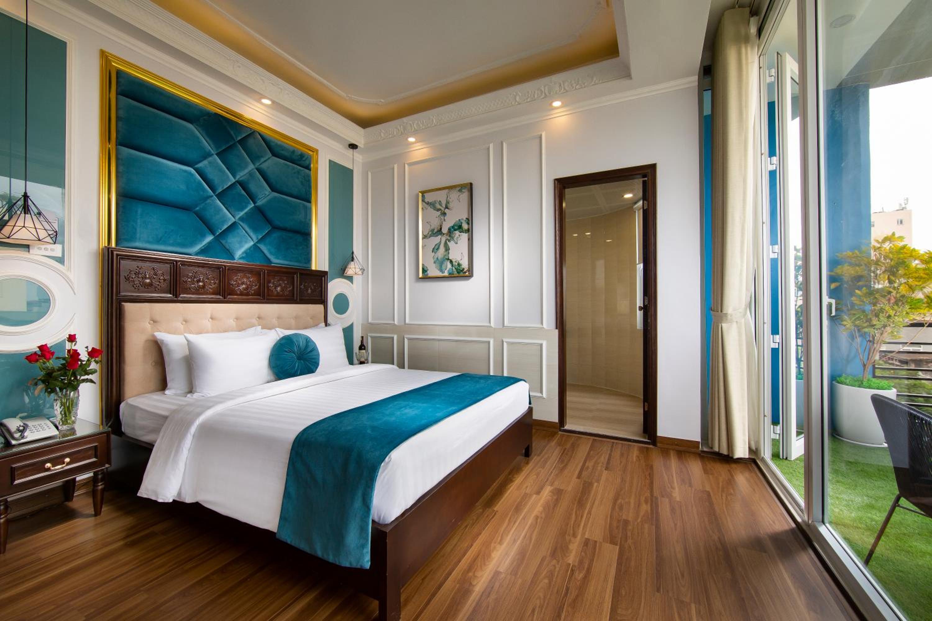 Premium Suite Large Balcony City View  photo 3
