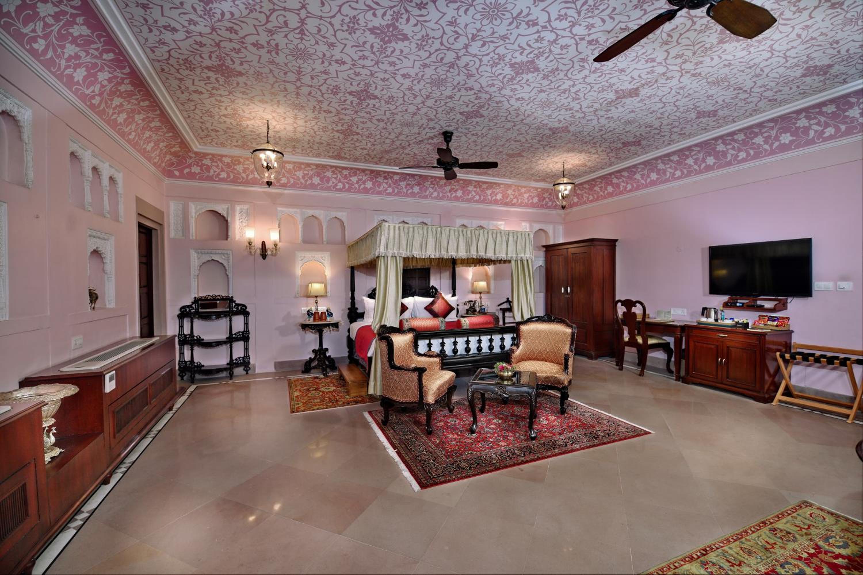 Maharajah Suite with Ganges View