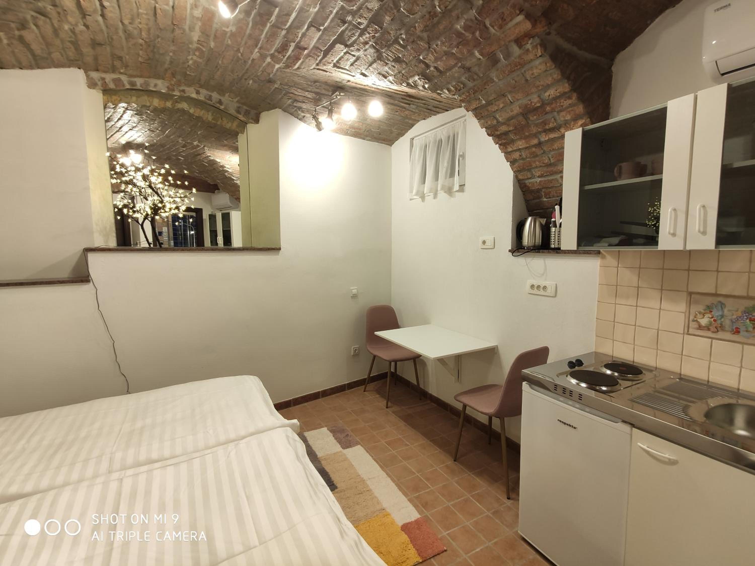 Studio - Ground Floor photo 2