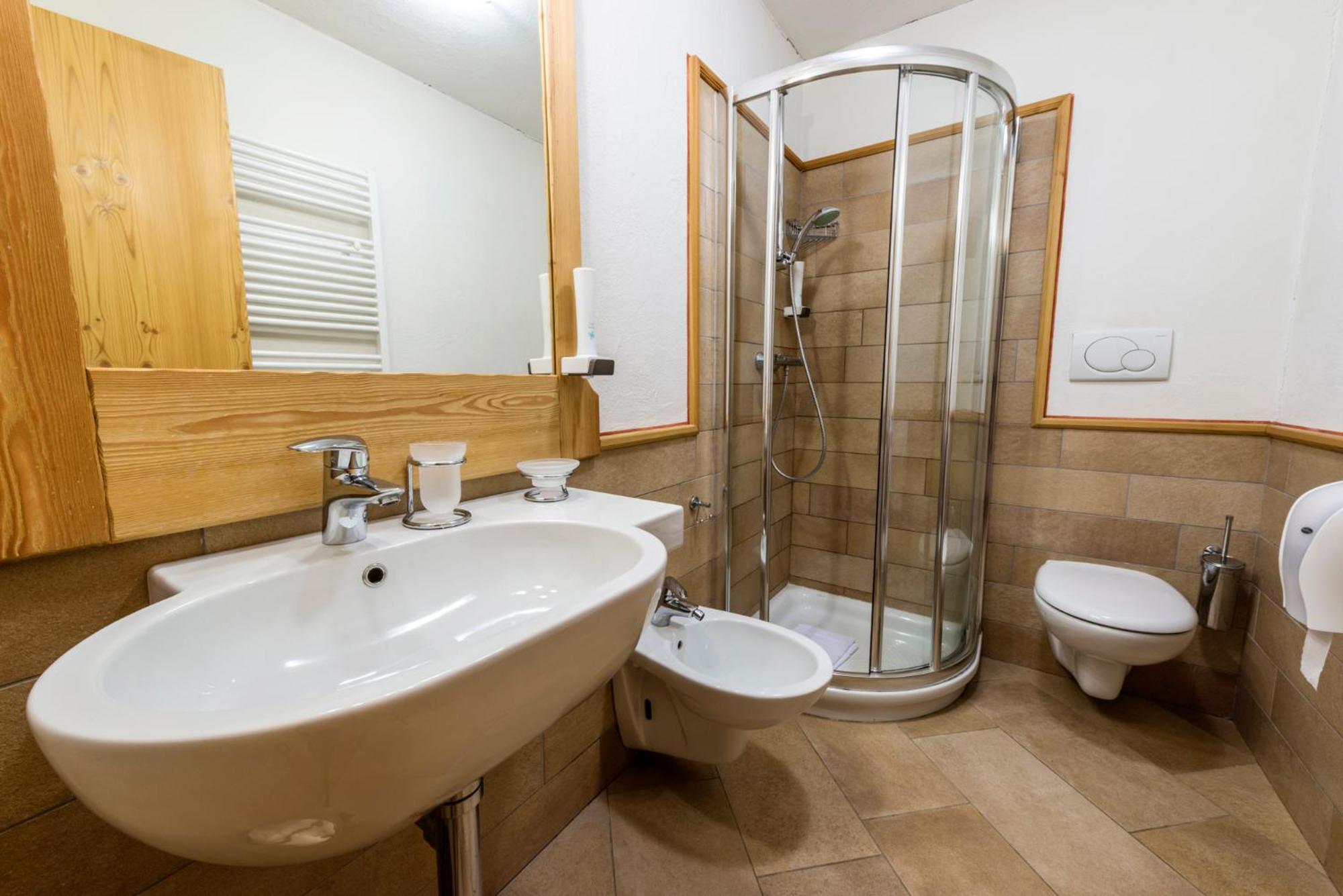 Two Connecting Double Rooms - Photo 5