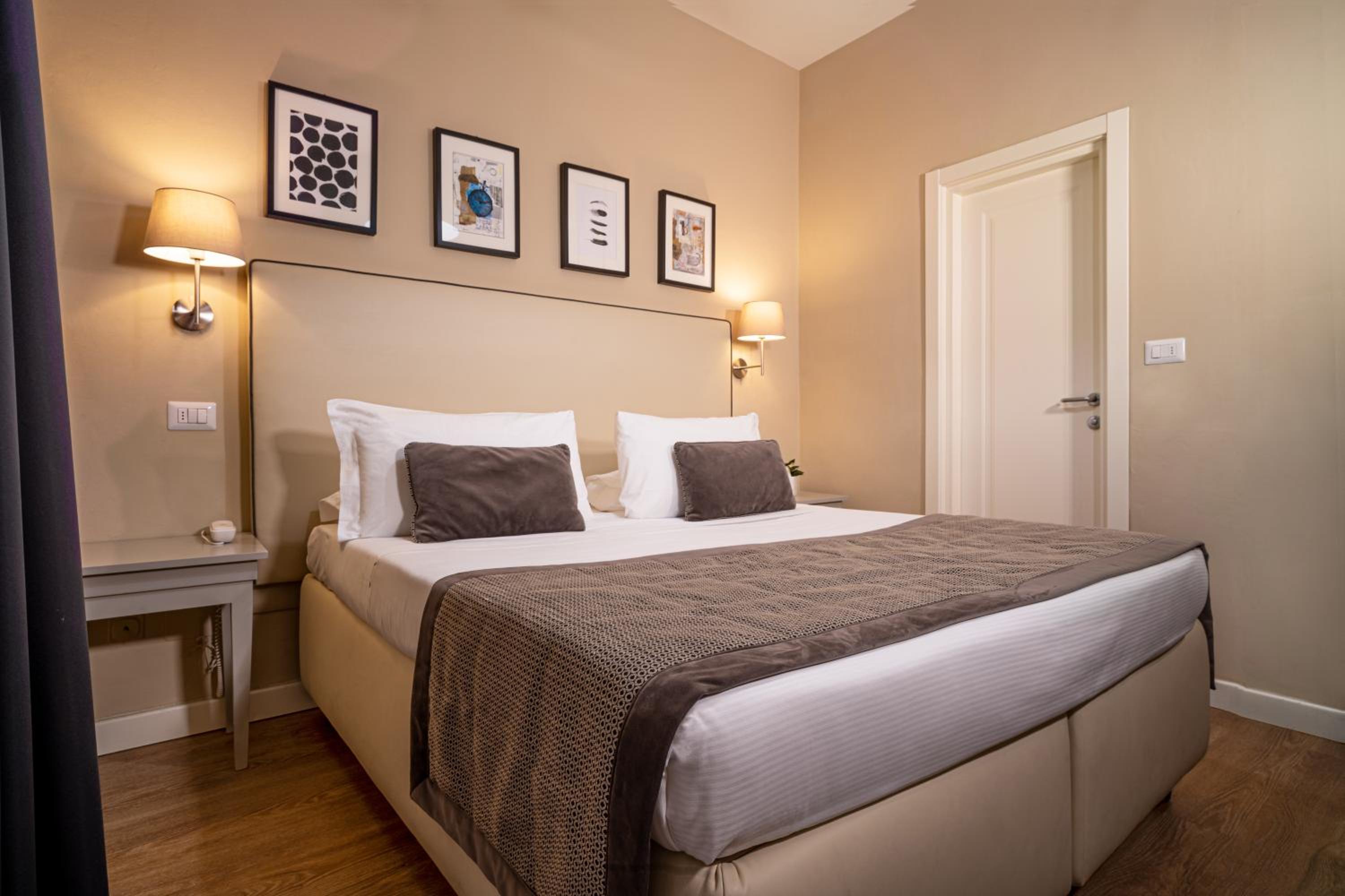 Basic Double Room photo 2