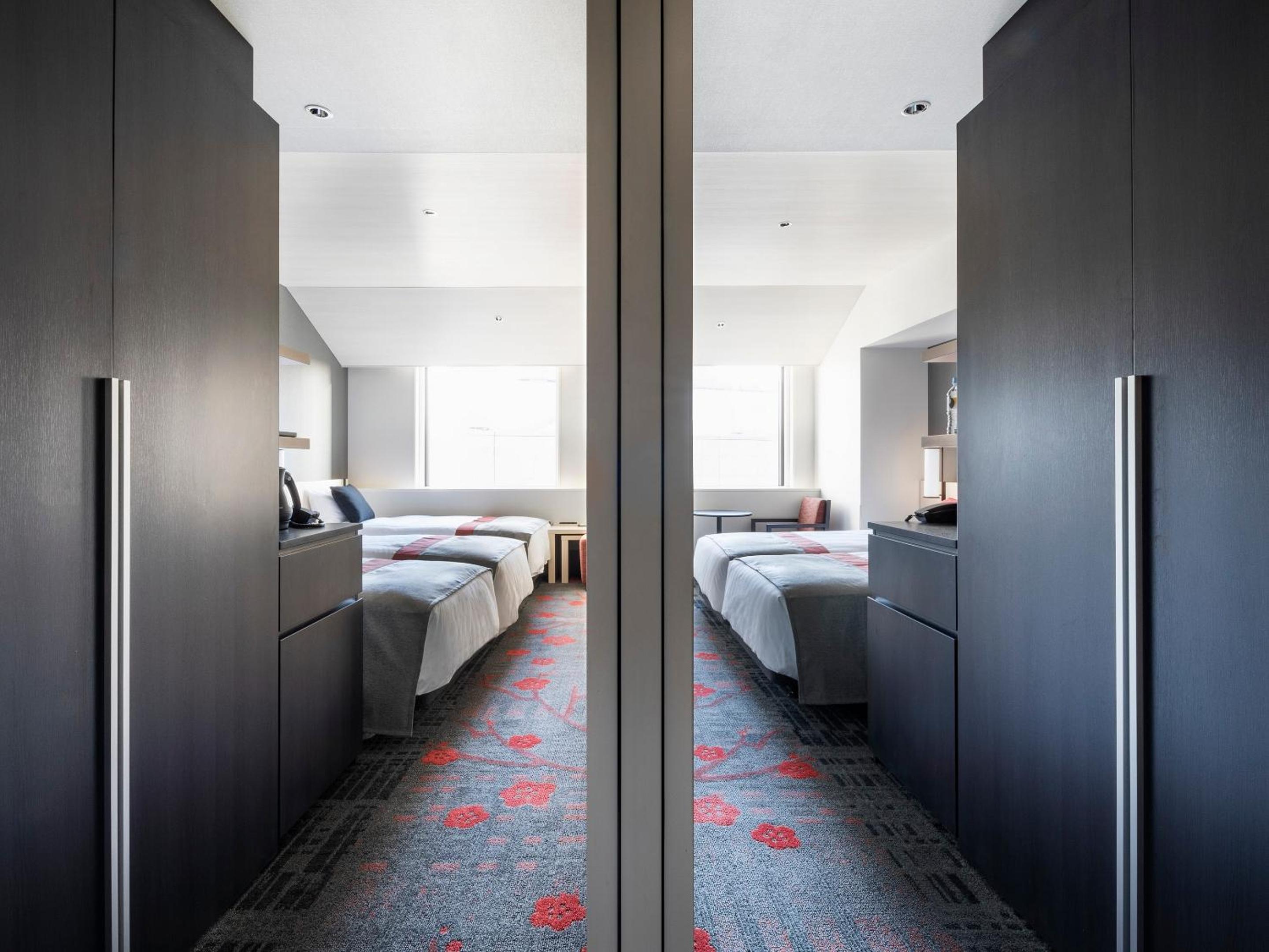 Connecting Rooms