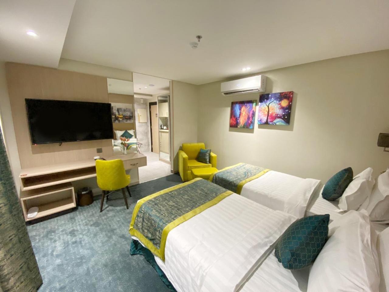 Deluxe Twin Room