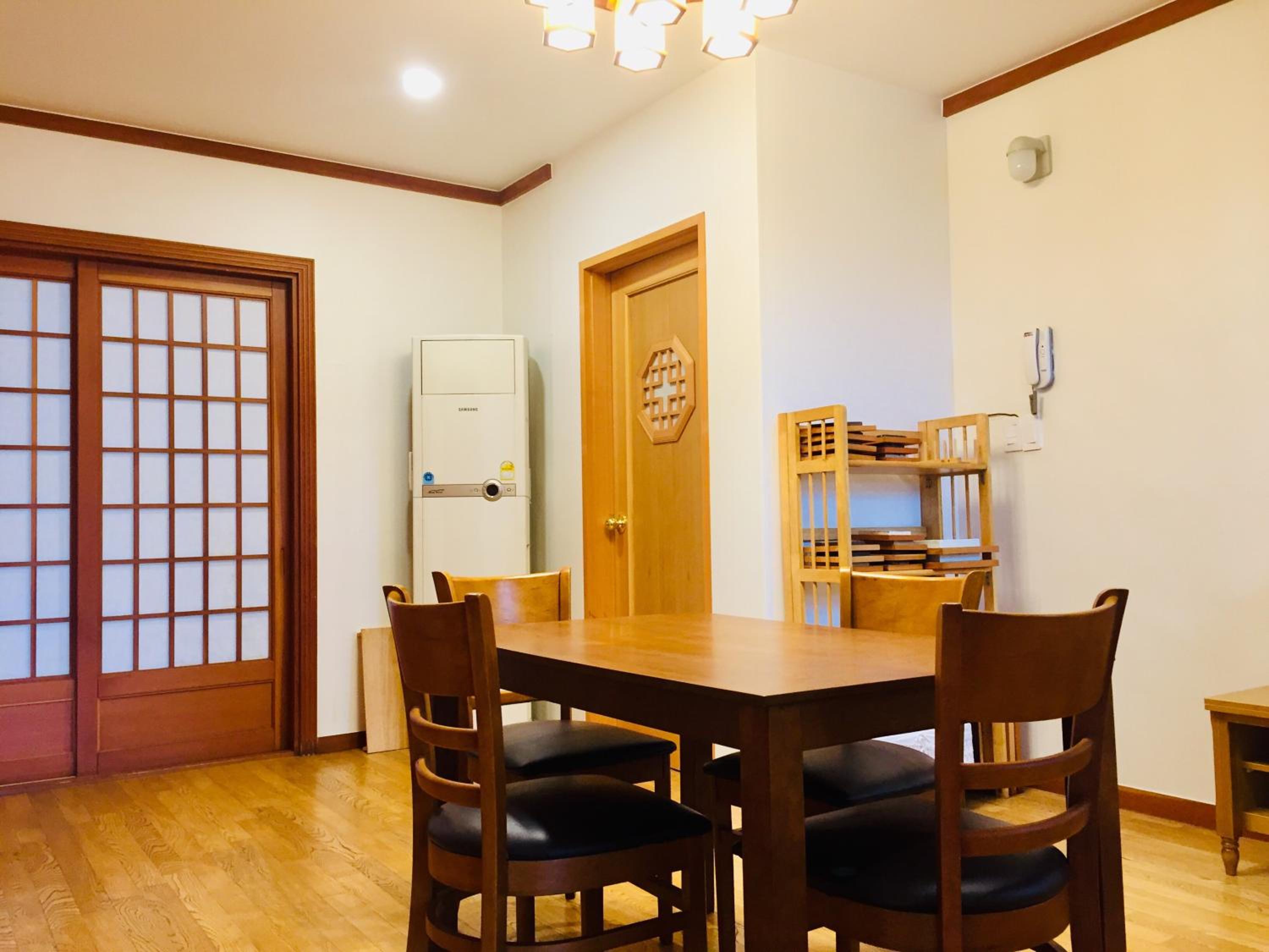 Deluxe Family Suite - Photo 9
