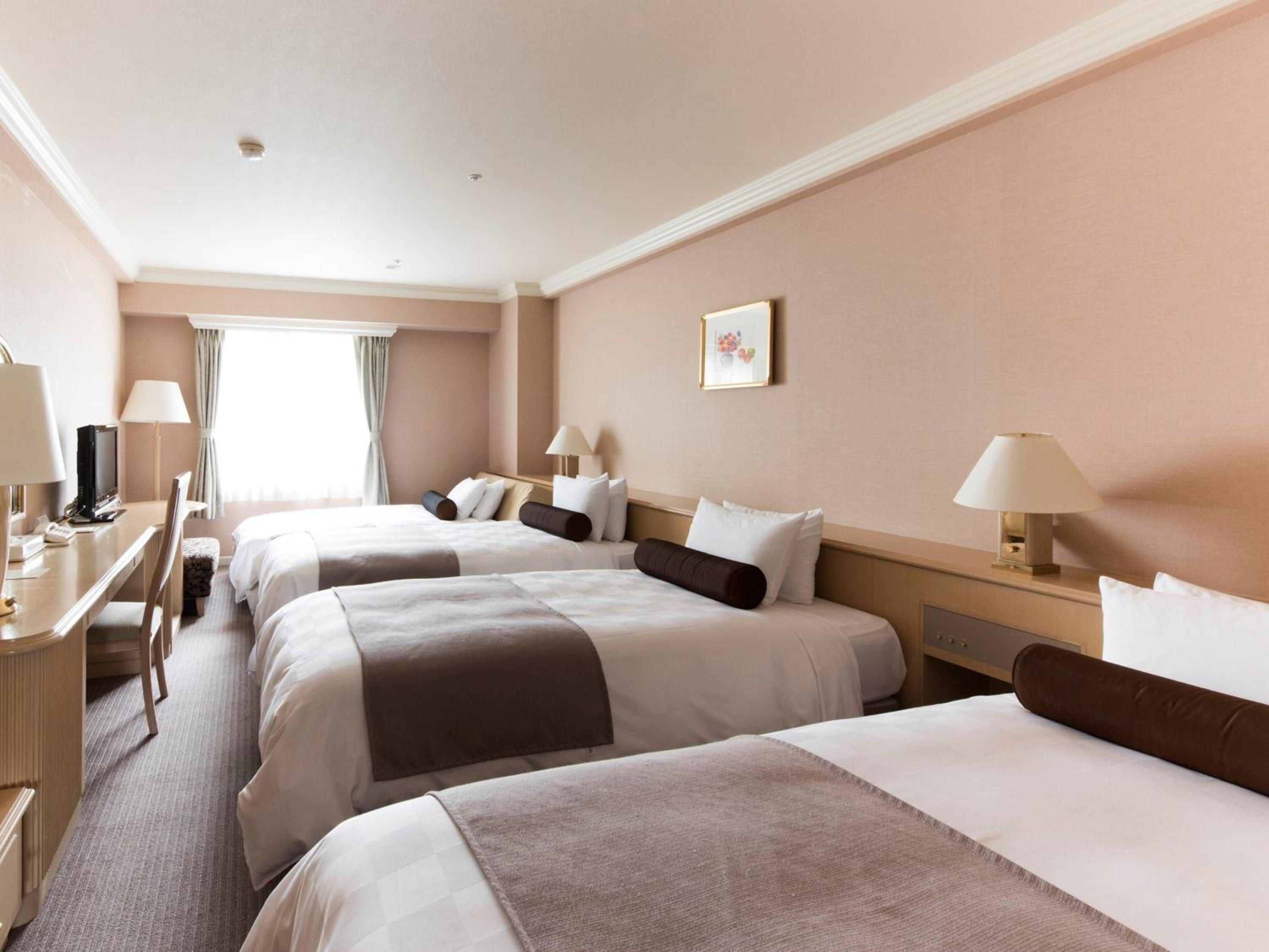 Triple Room with 1 Sofa Bed for 4 people - Non-Smoking - Photo 5
