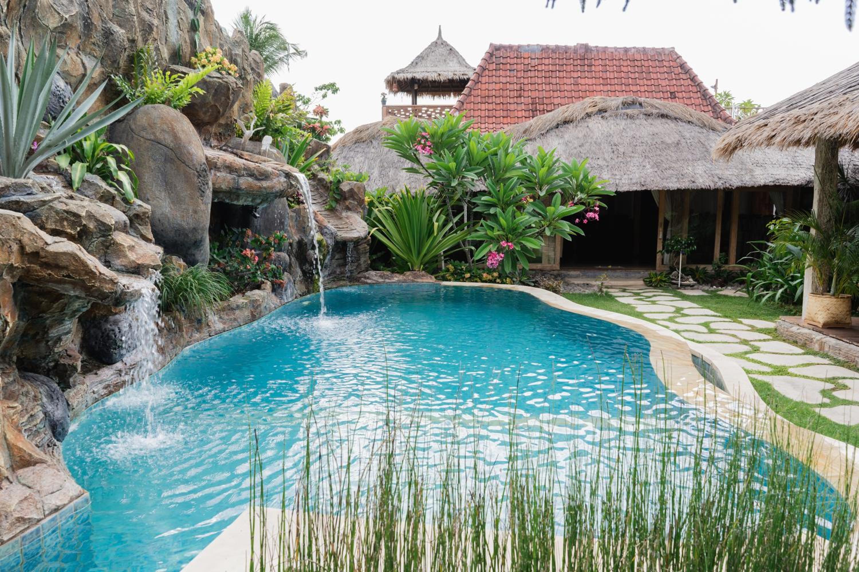 Villa with Private Pool - Photo 31