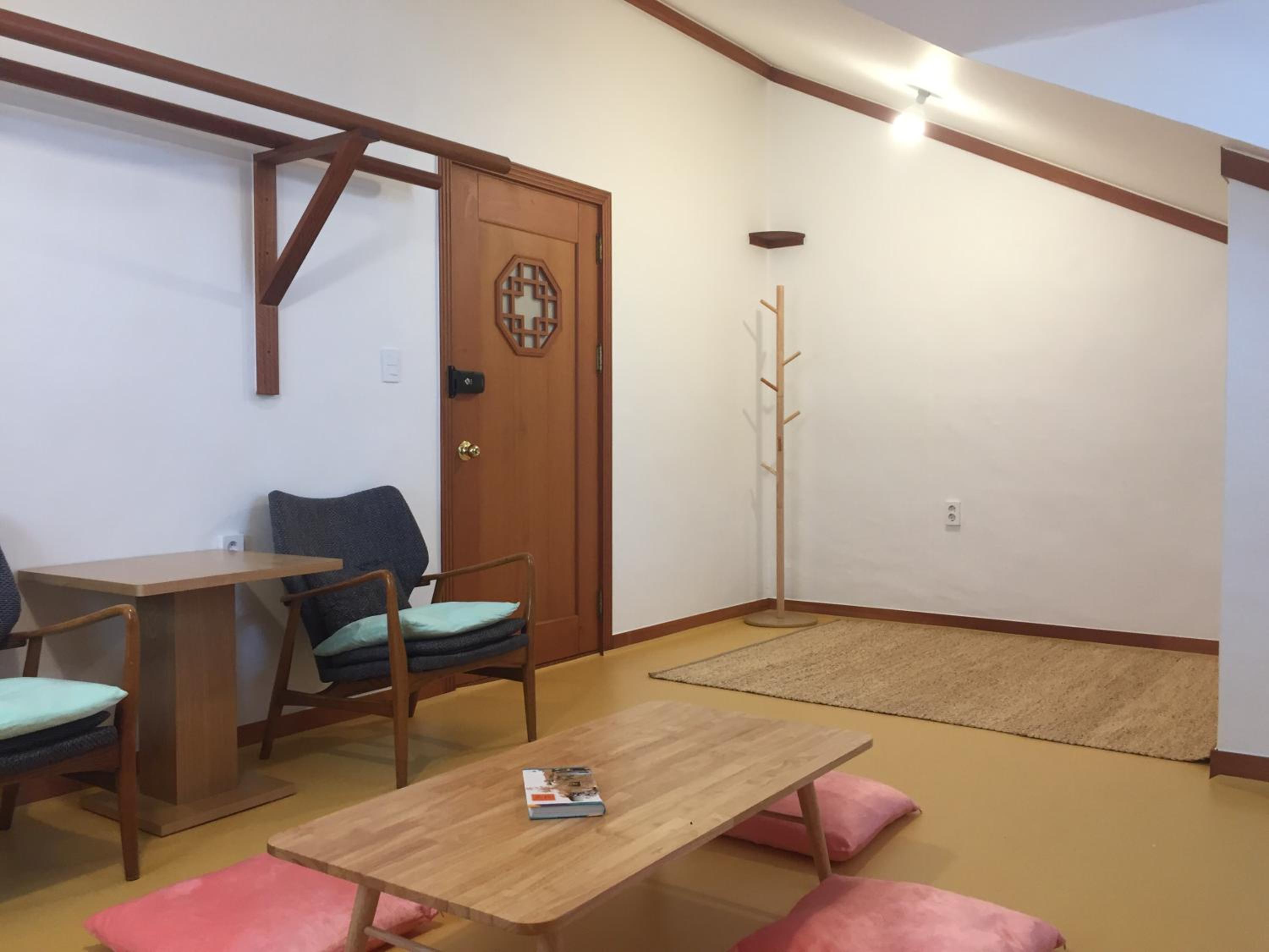 Deluxe Suite - Photo 6