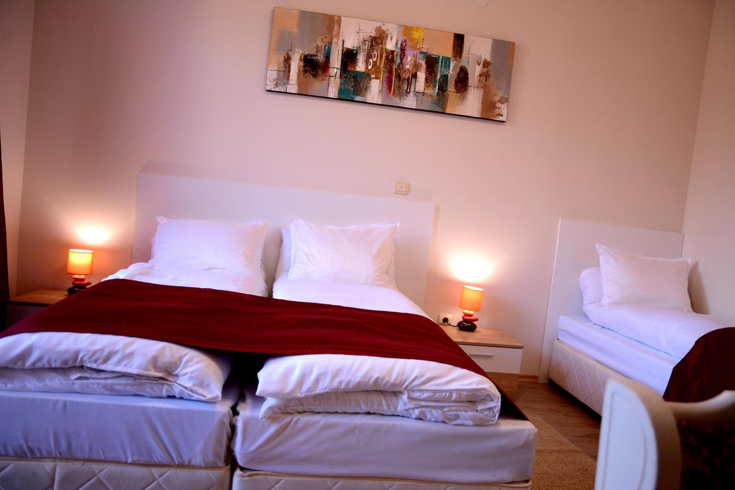 Double Room With Pool View photo 1