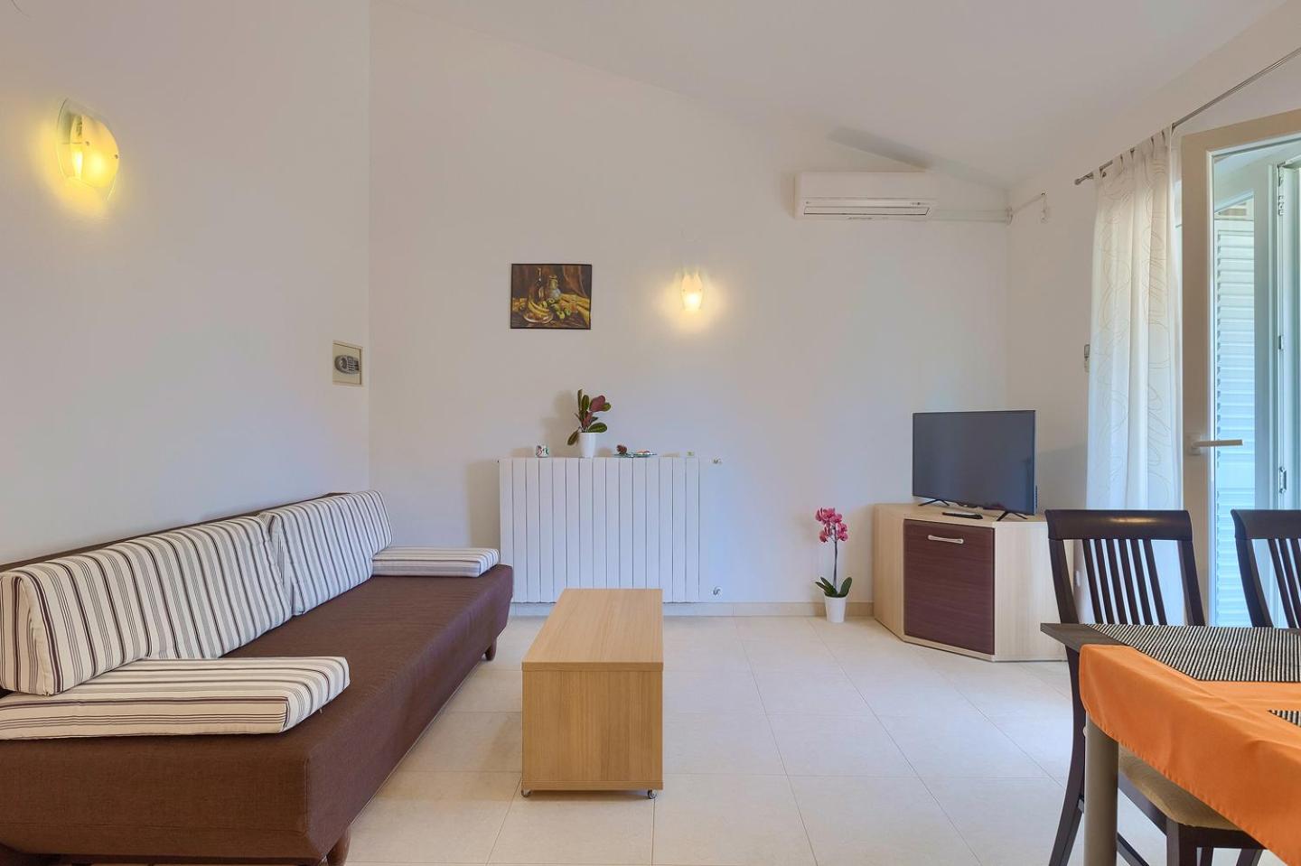 Apartment photo 3