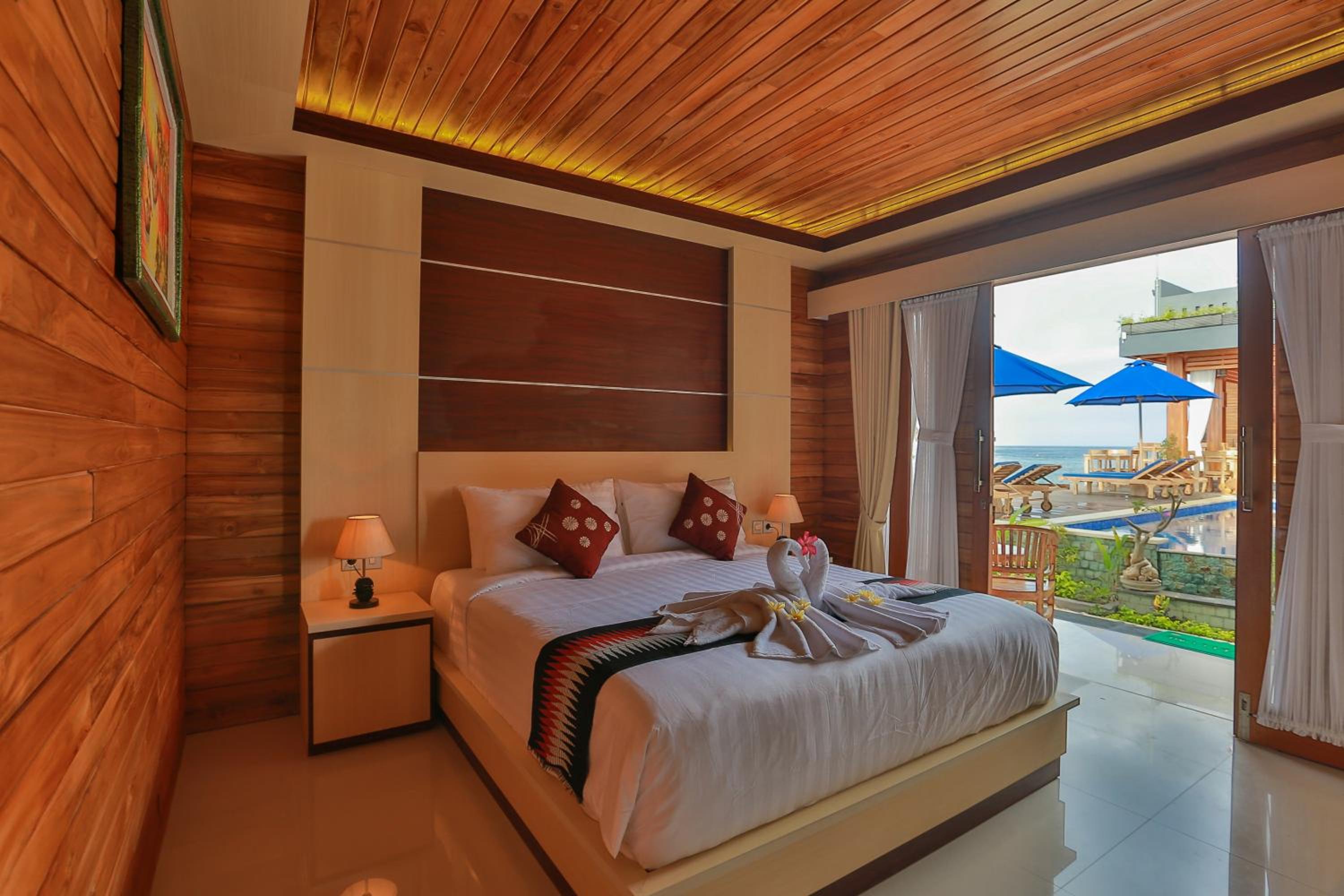 Deluxe King Room with Sea View