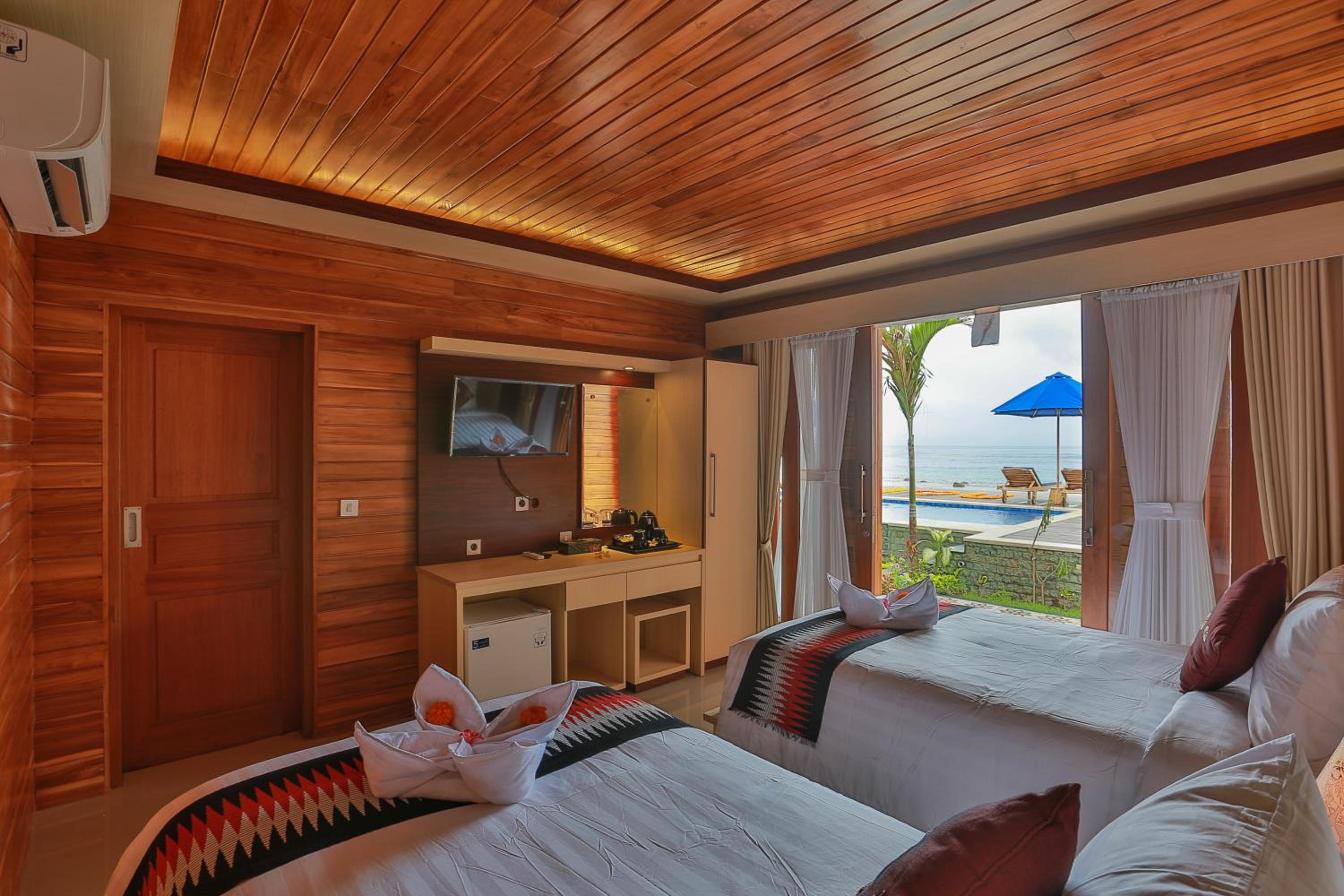Deluxe Twin Room with Sea View