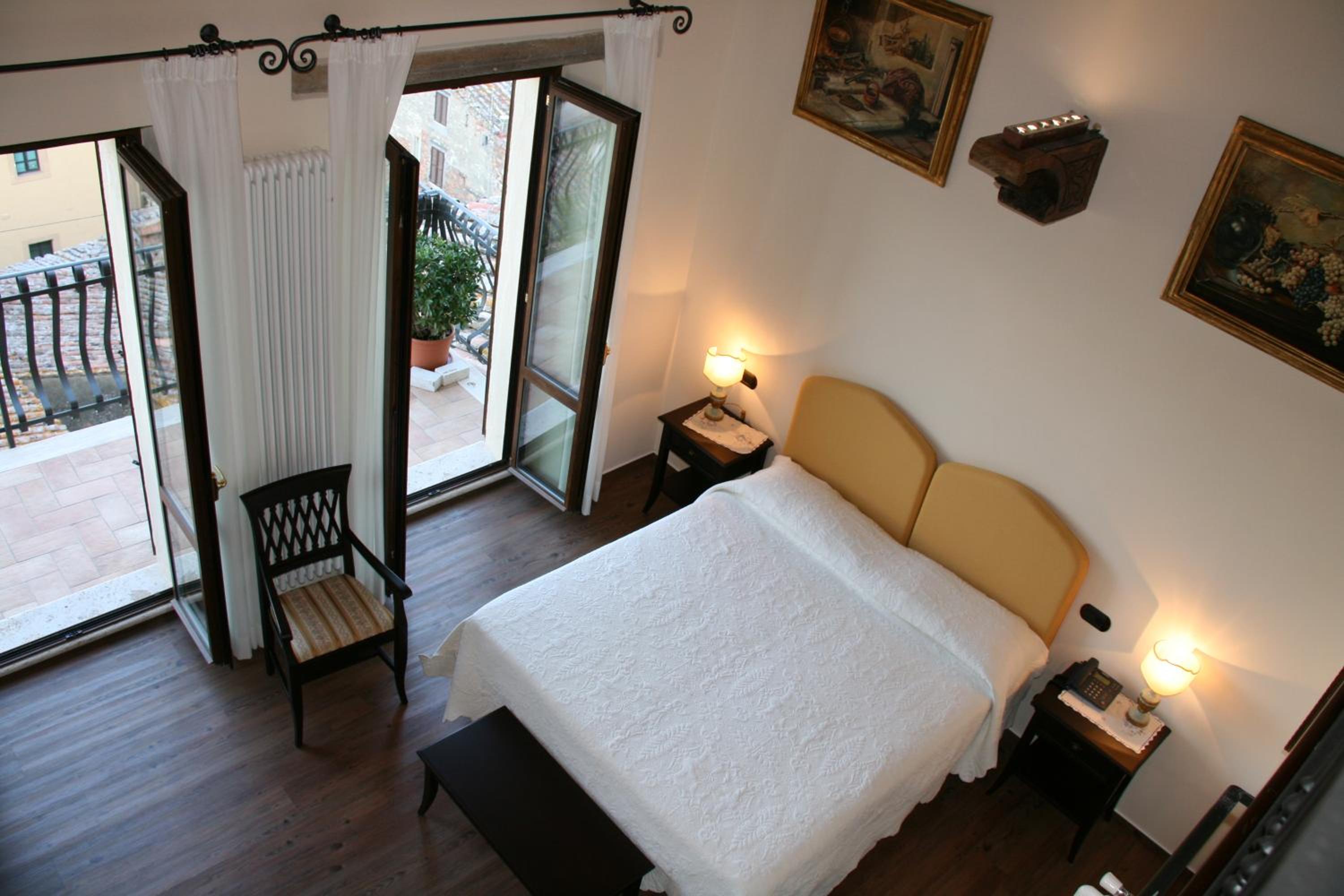 Junior Suite with Balcony - Photo 1