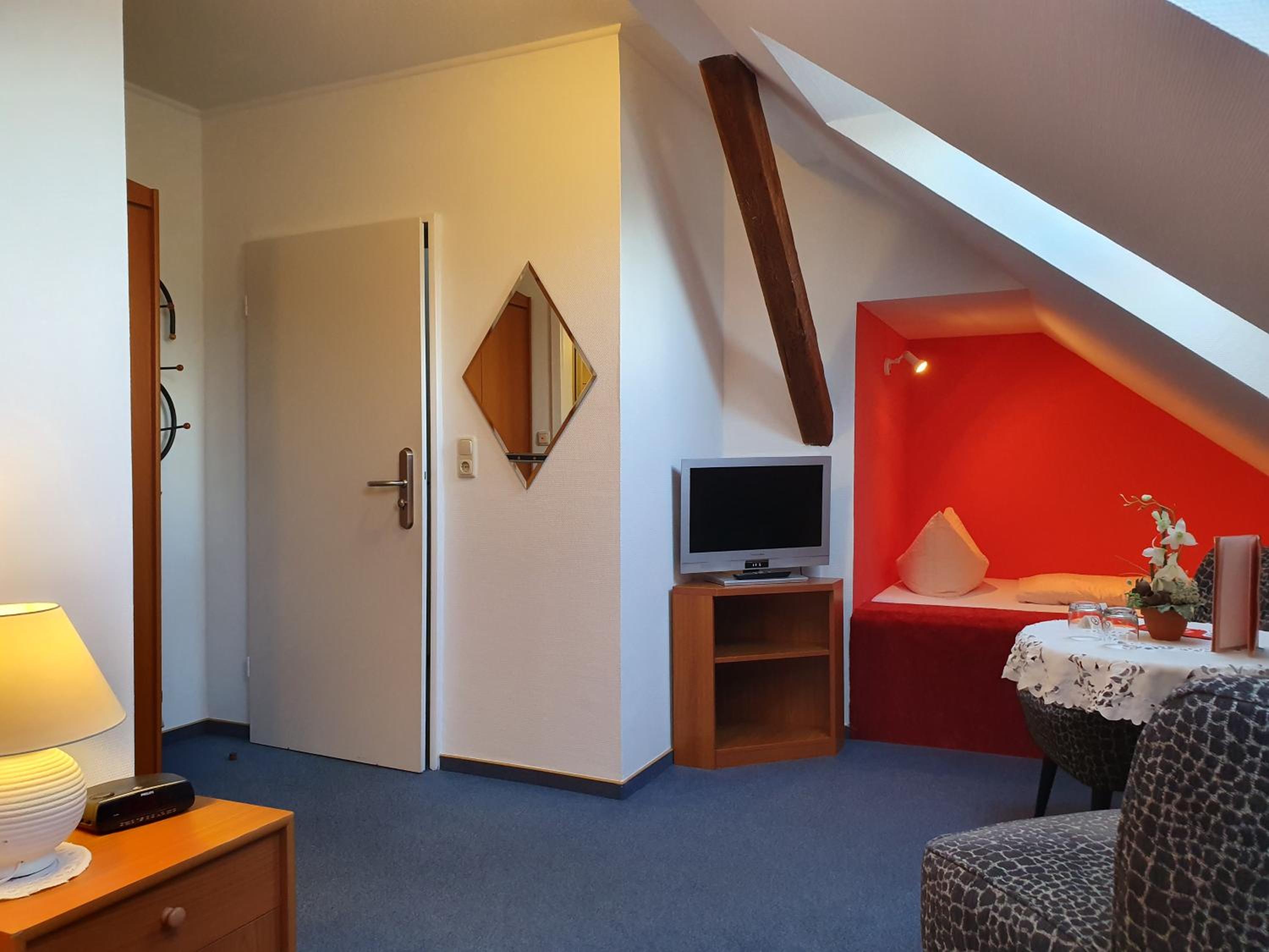 Twin Room - Type B - Photo 1