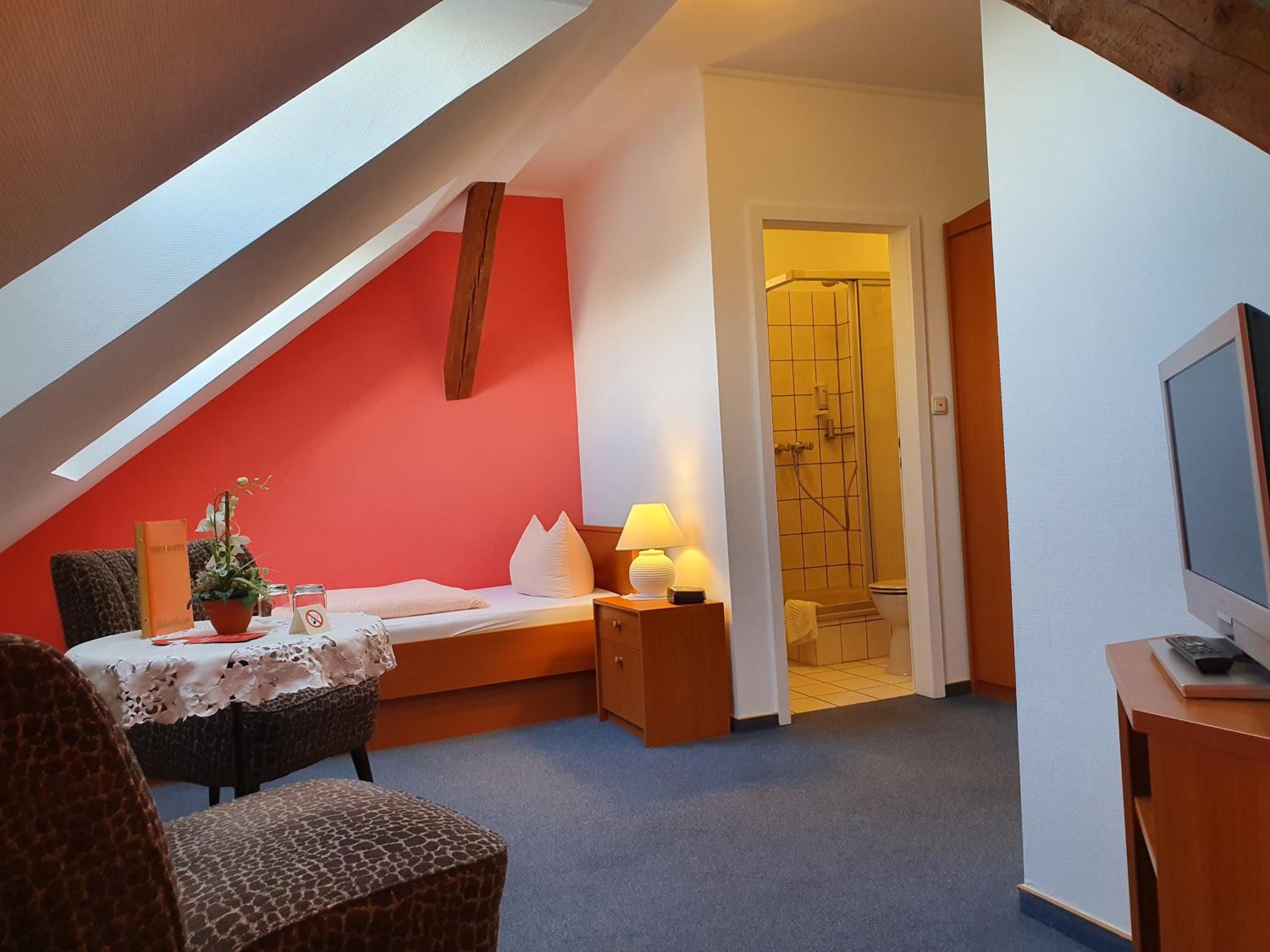 Twin Room - Type B - Photo 3