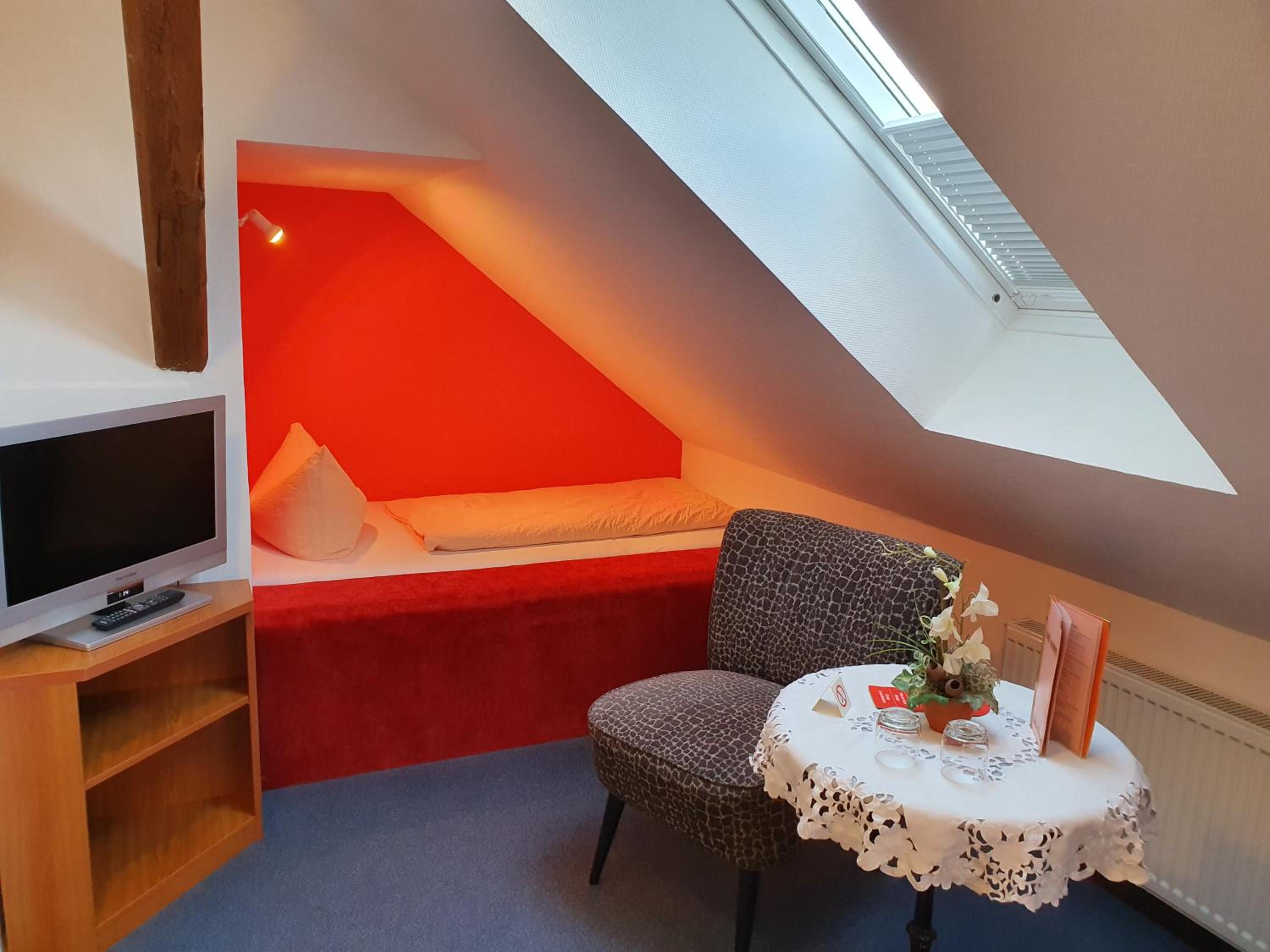 Twin Room - Type B - Photo 2