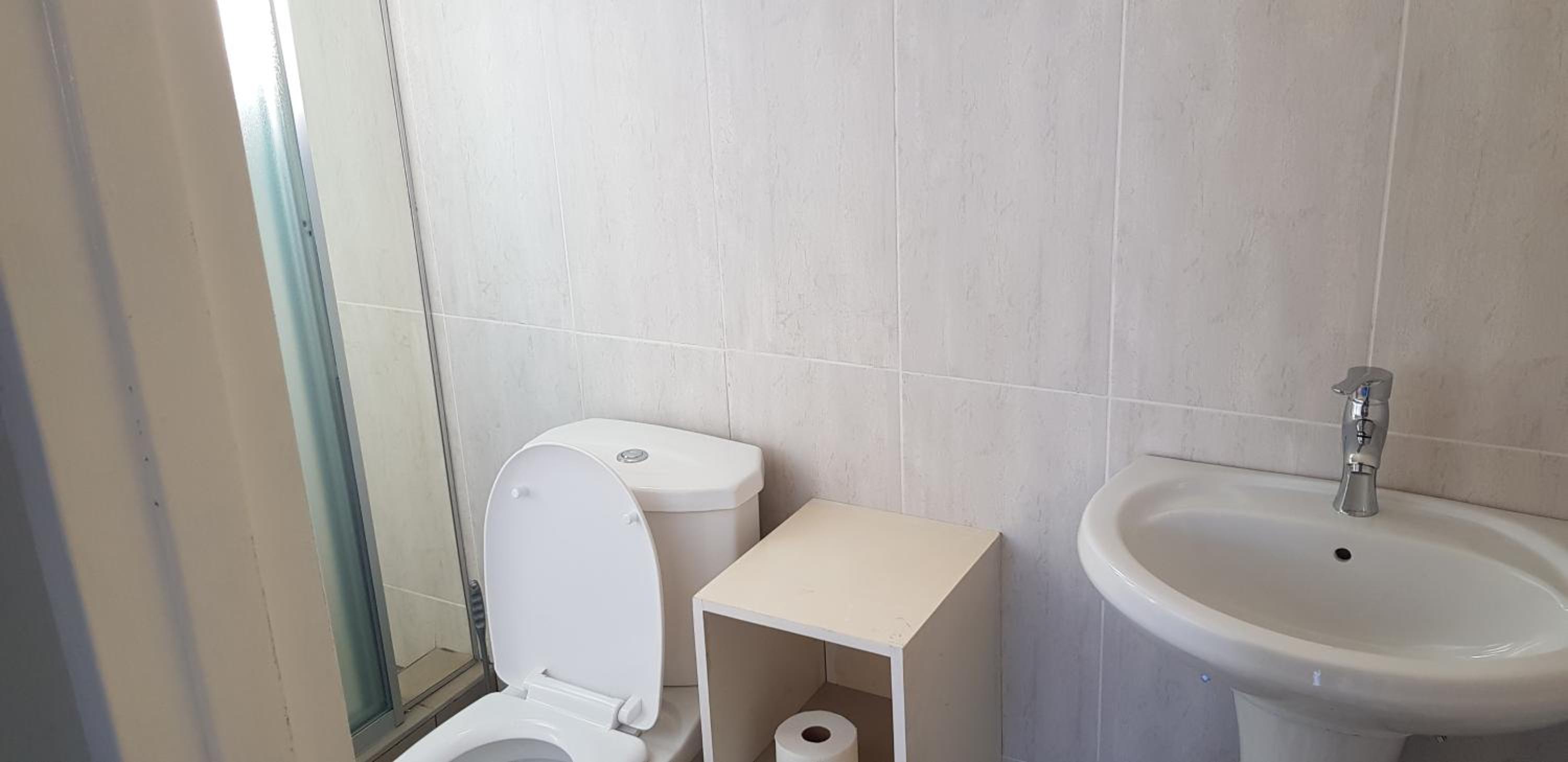 Twin Room - Disability Access photo 2