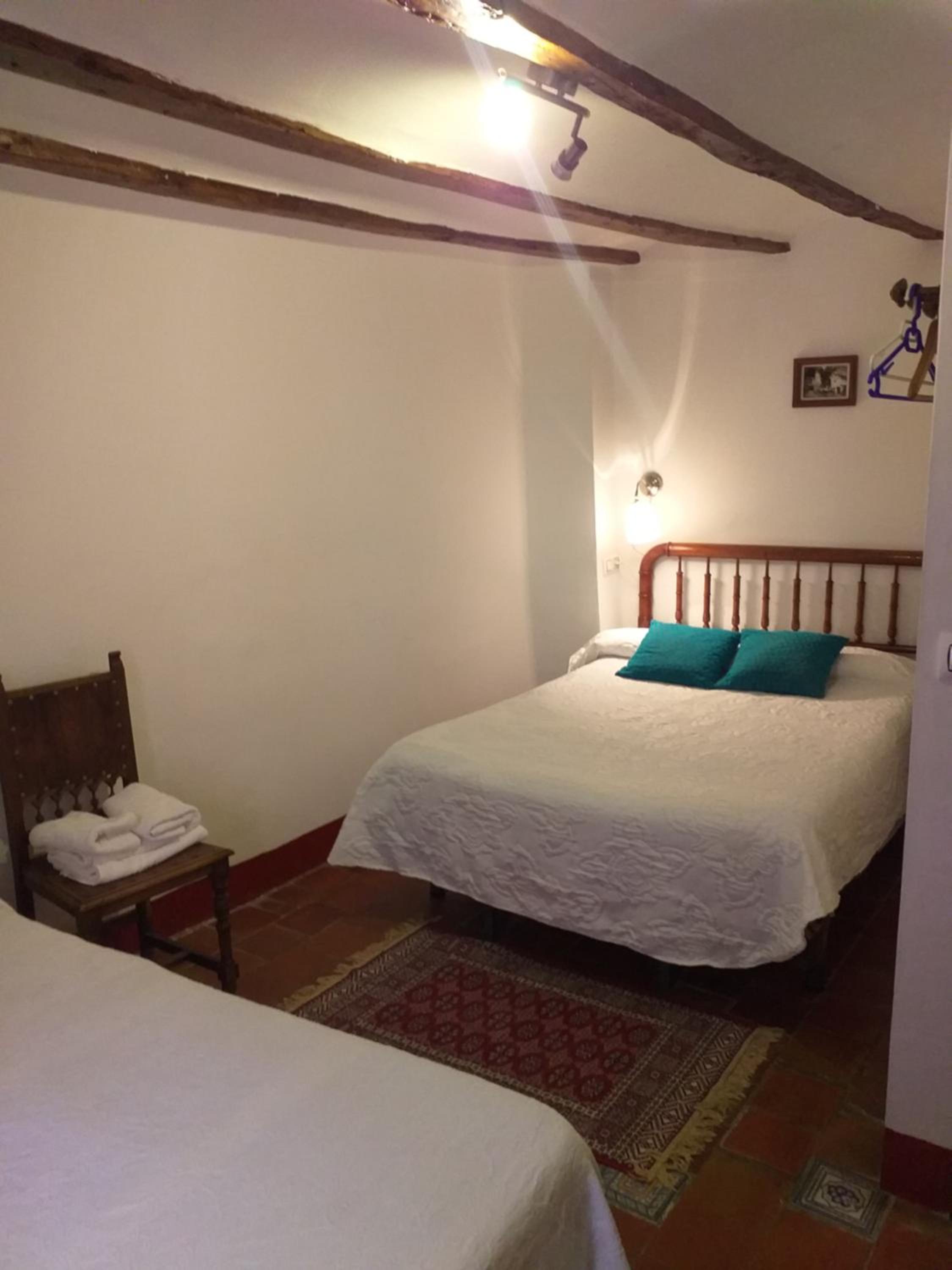 Double or Twin Room - Photo 12