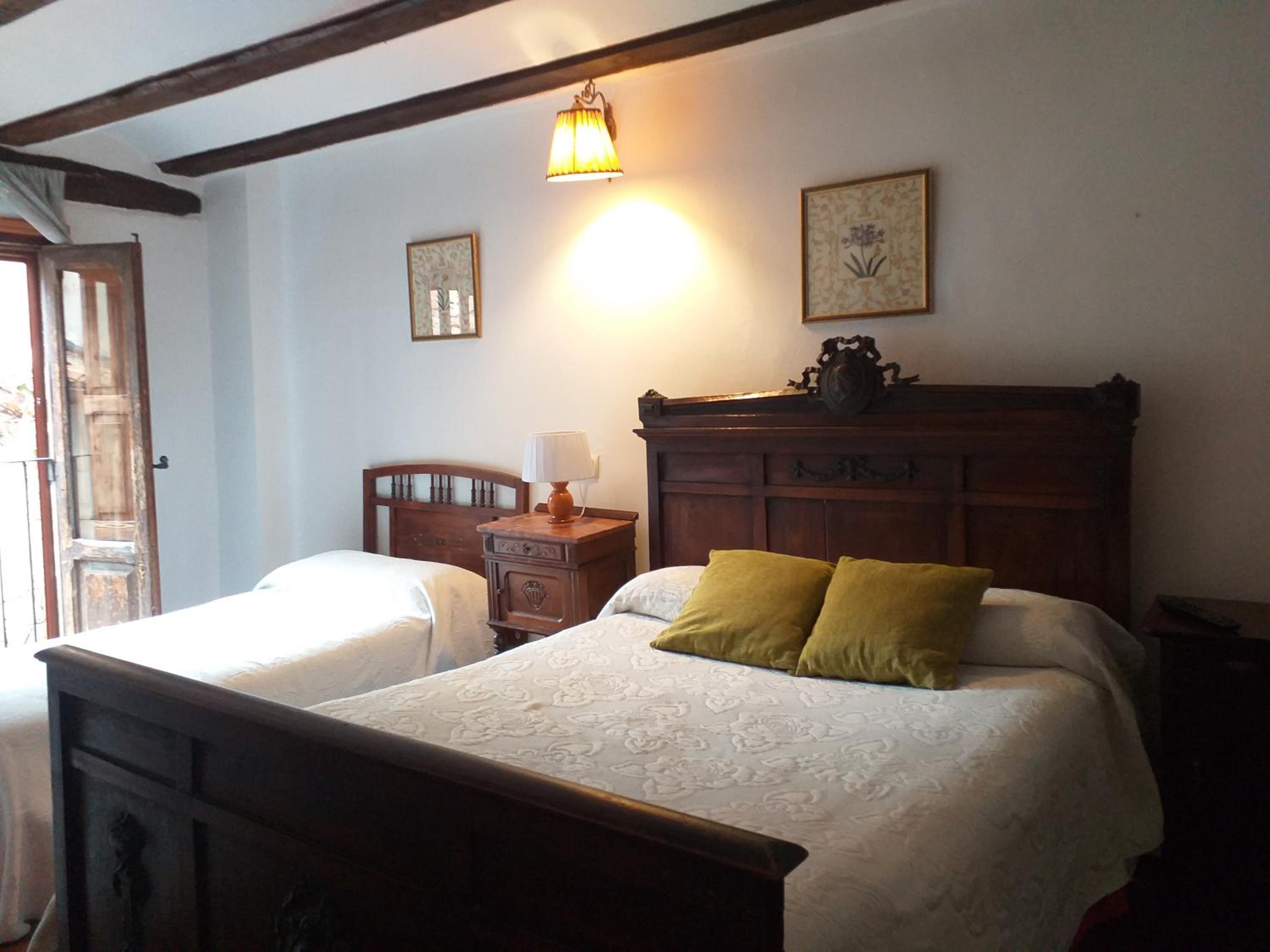 Double or Twin Room - Photo 6