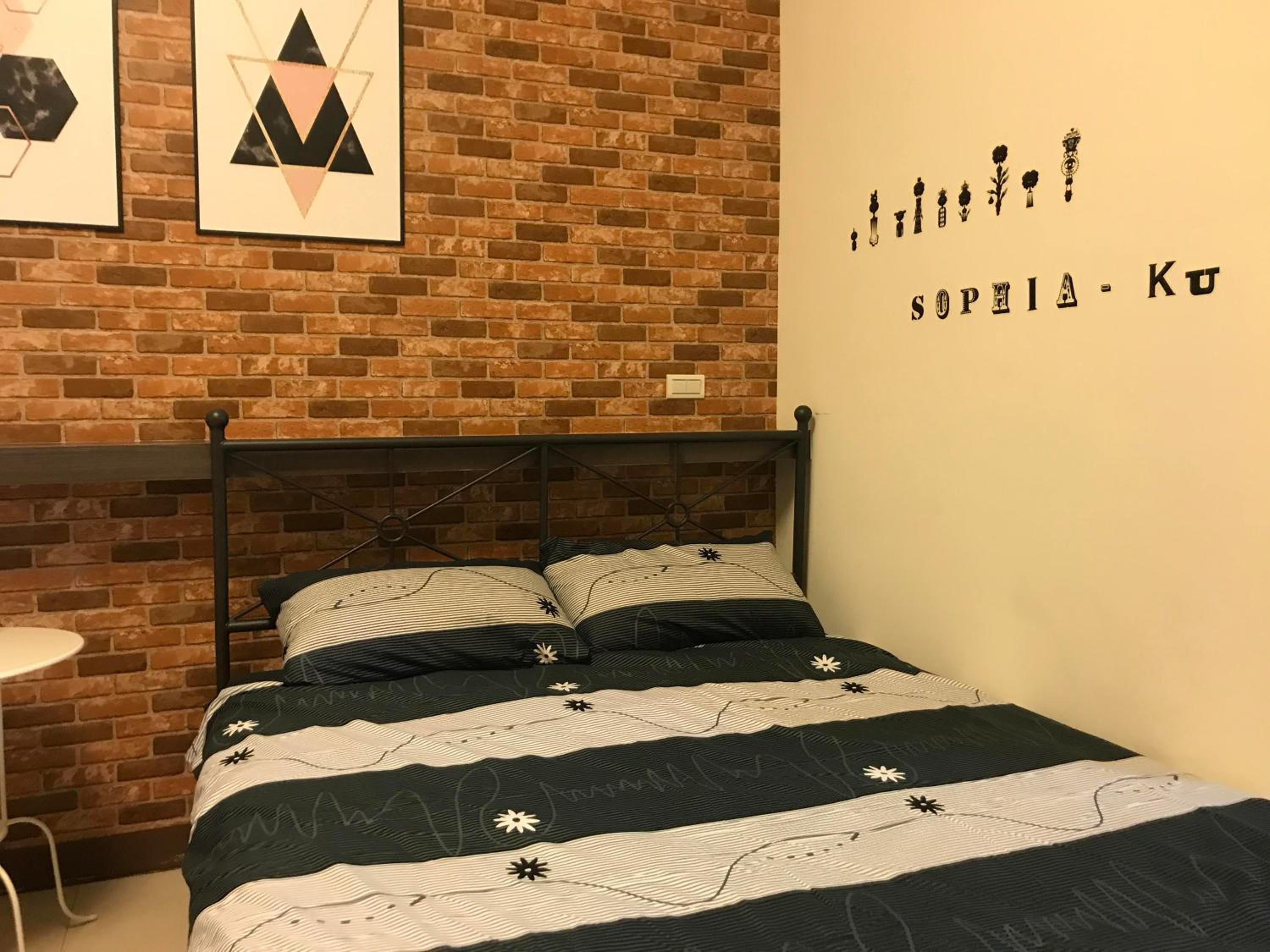 Quadruple Room with Private Bathroom photo 2