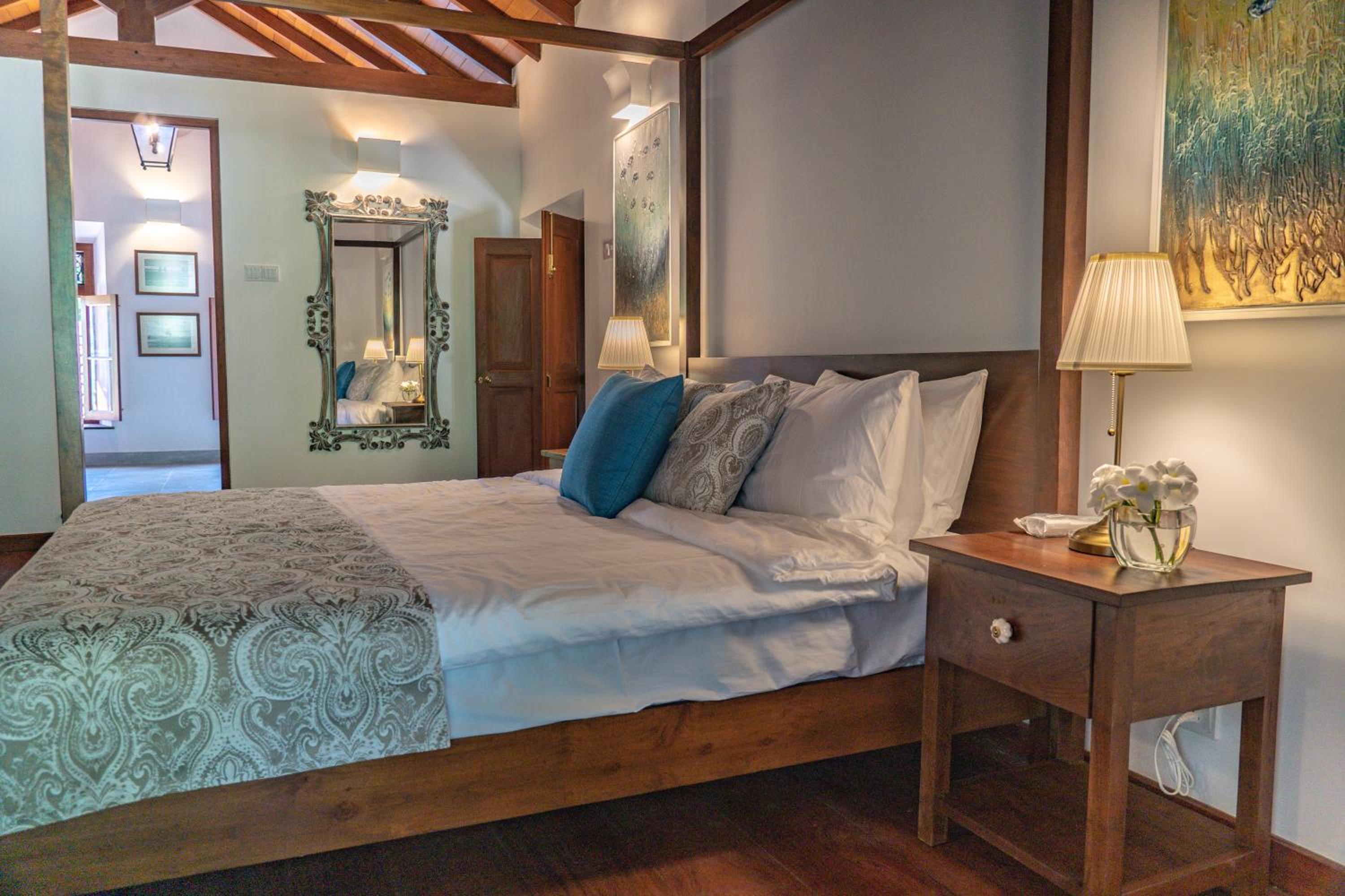 Suite with Balcony - Photo 2