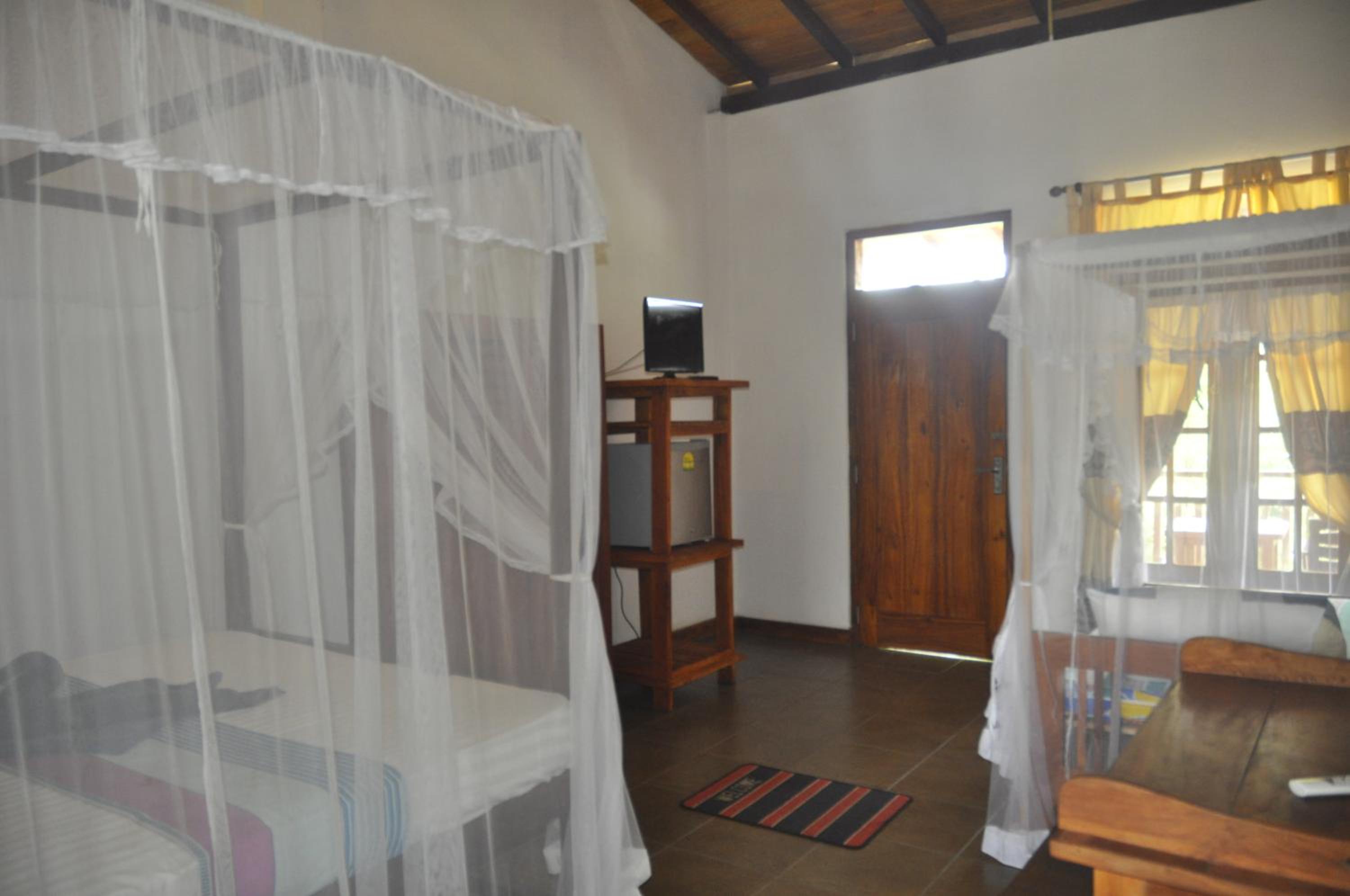 Twin Room with Extra Bed photo 1