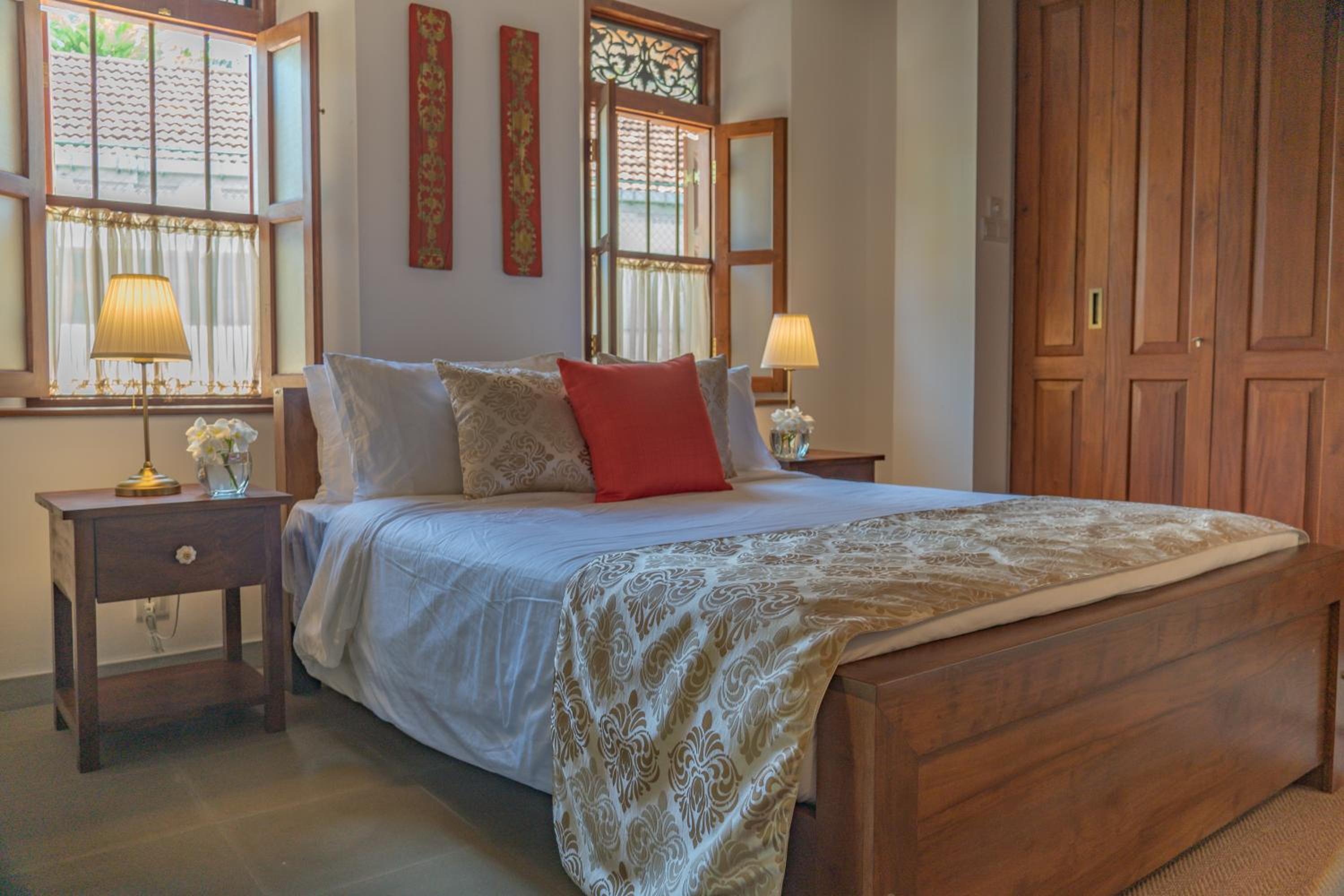 Suite - Photo 1