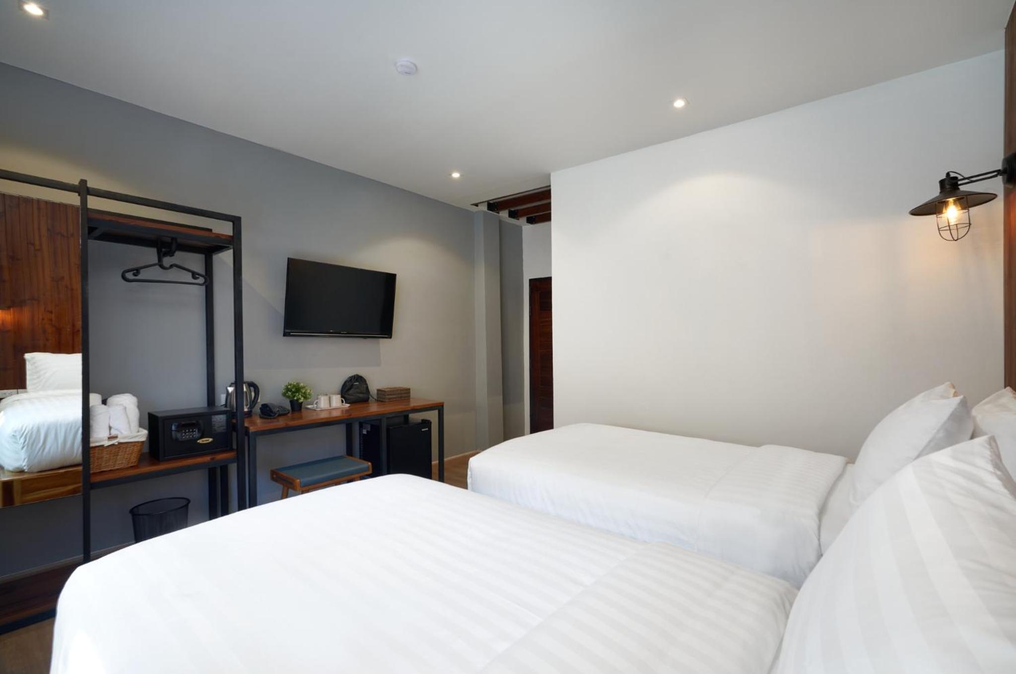 Standard Twin Room - Photo 3