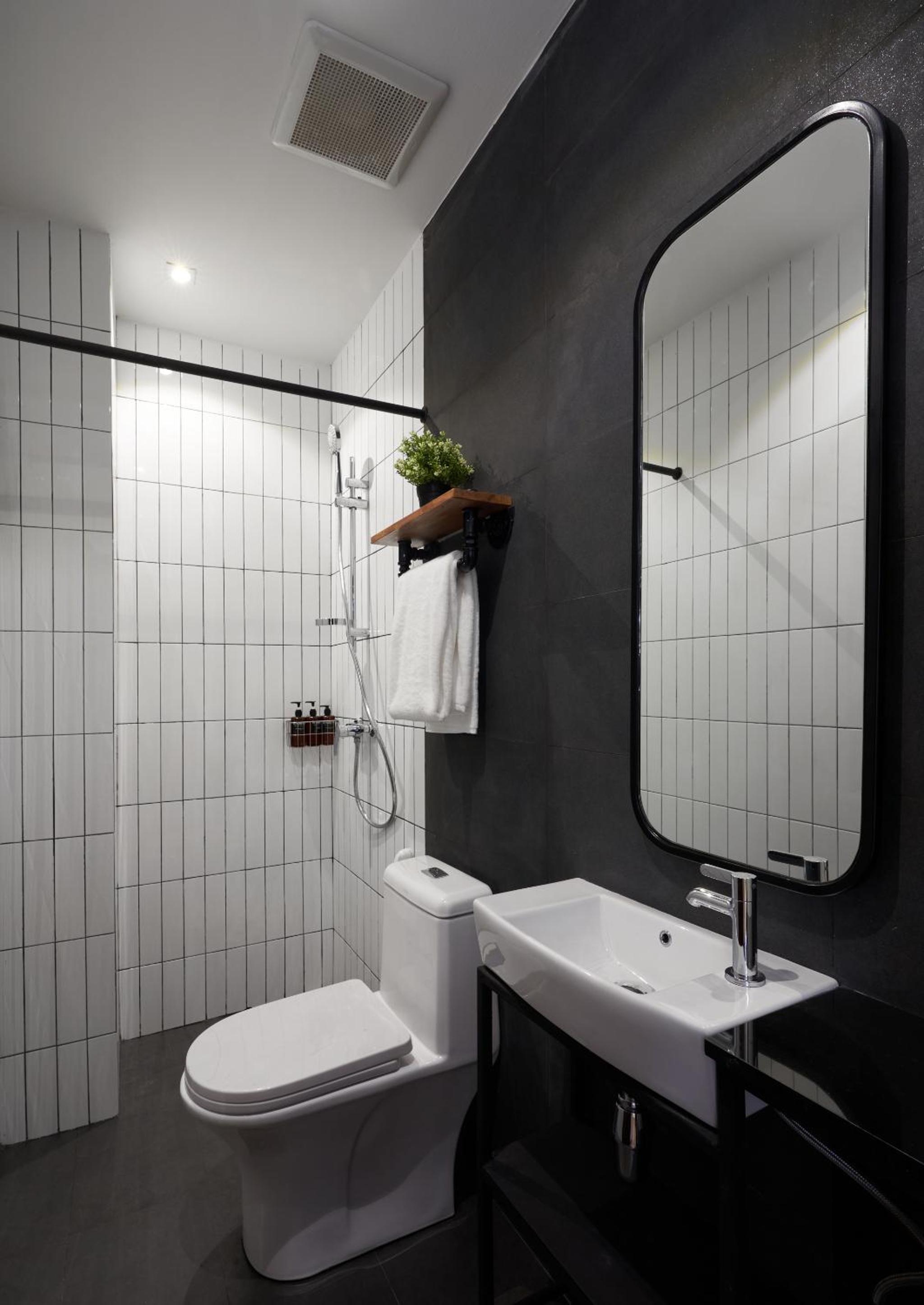 Double Room with Balcony - Photo 5