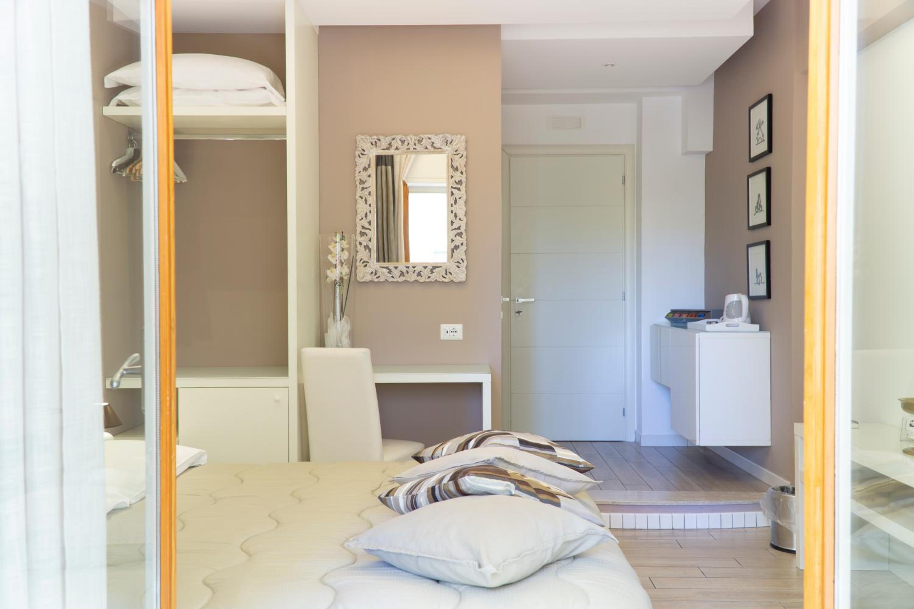Double Room with Balcony photo 2