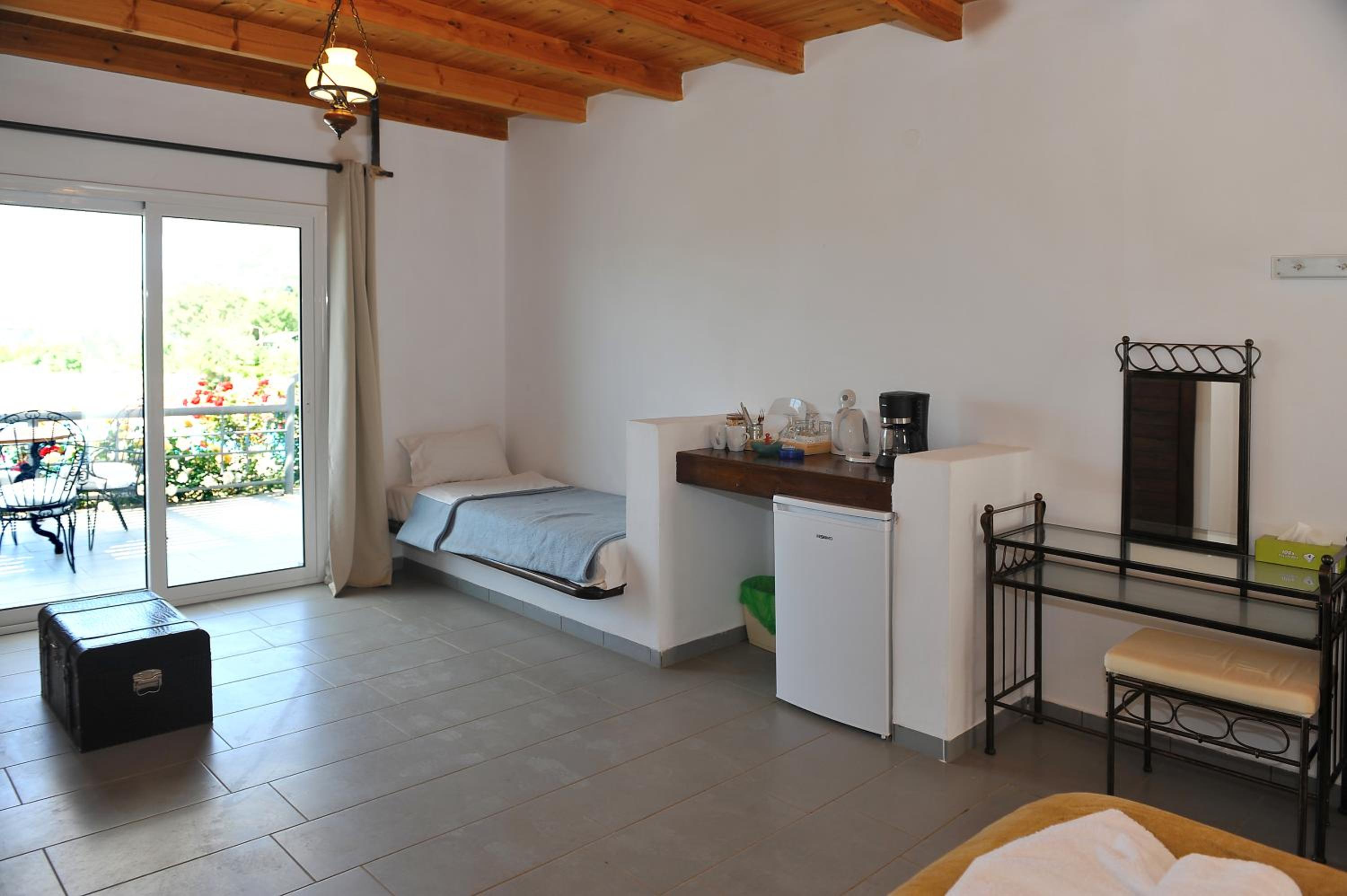 Junior Suite with Balcony - Photo 27