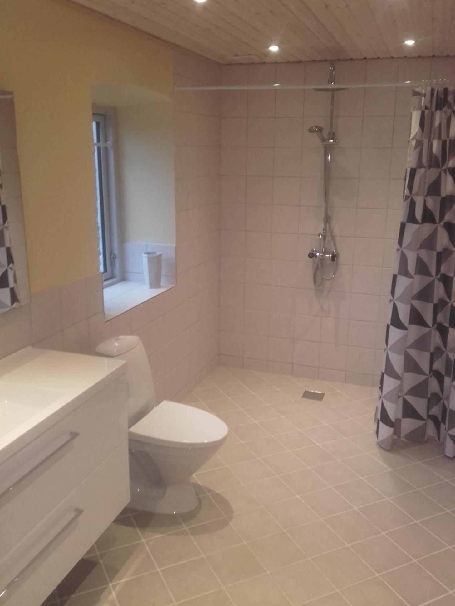 Two-Bedroom Apartment with Garden Access photo 1