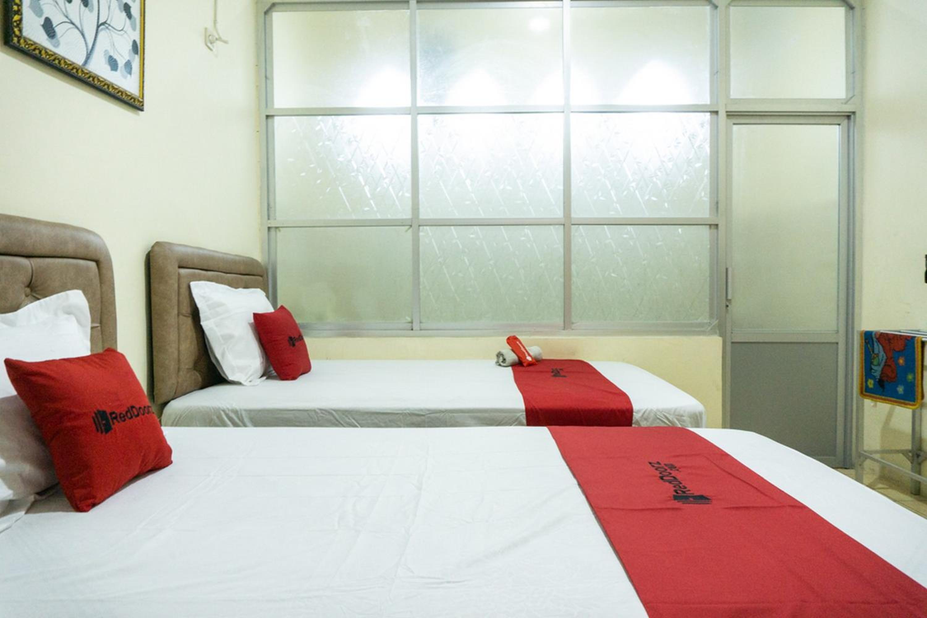 Twin Room - Photo 8