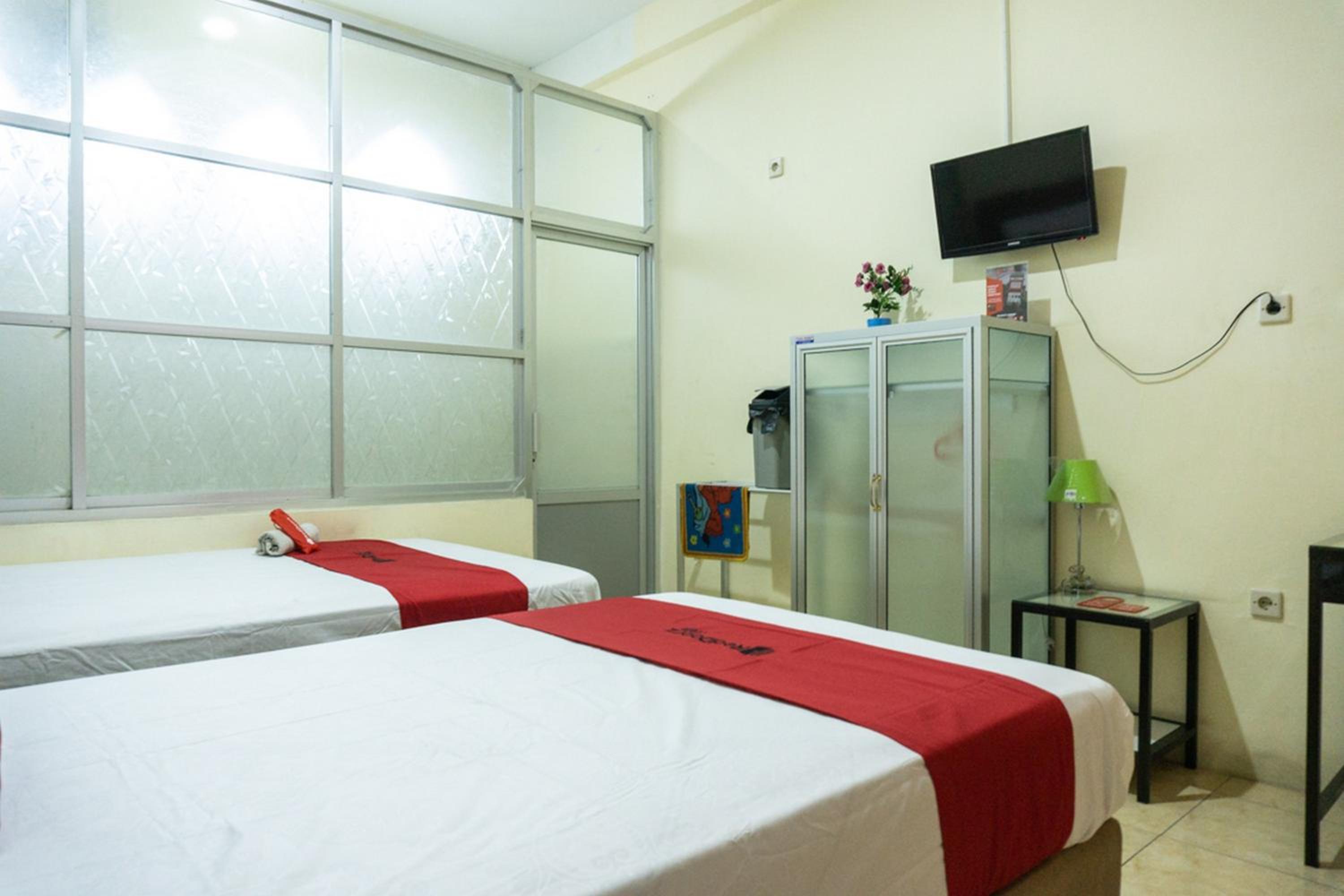 Twin Room - Photo 9