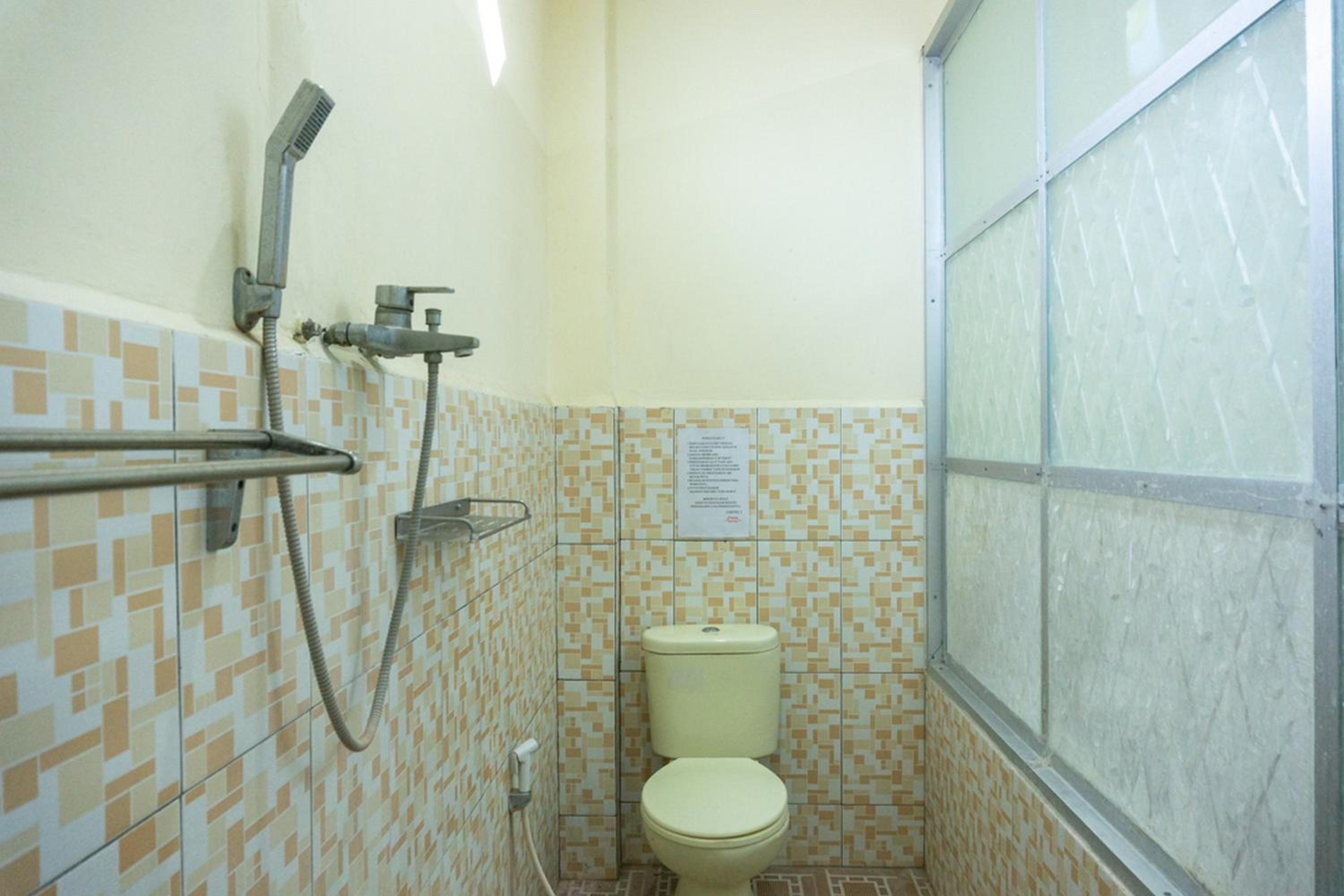 Twin Room - Photo 10