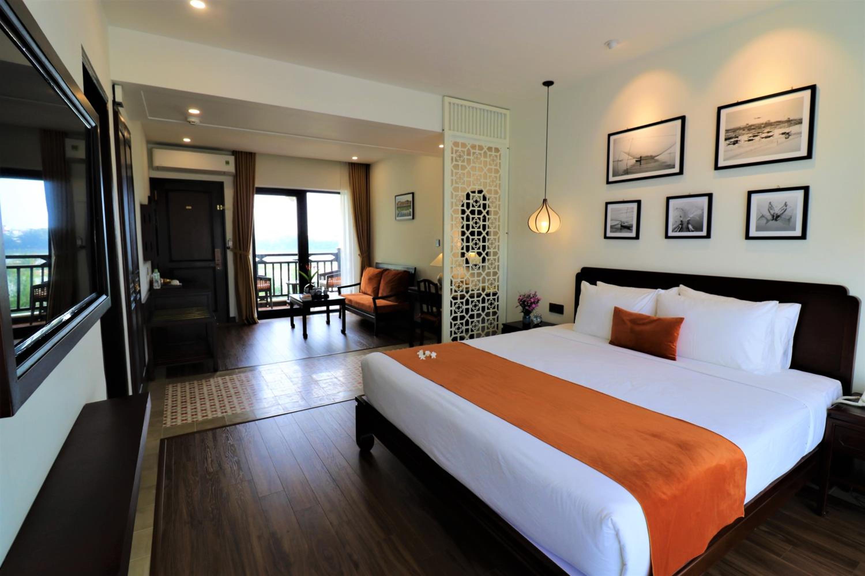 Junior Suite with Balcony and River View - Photo 6