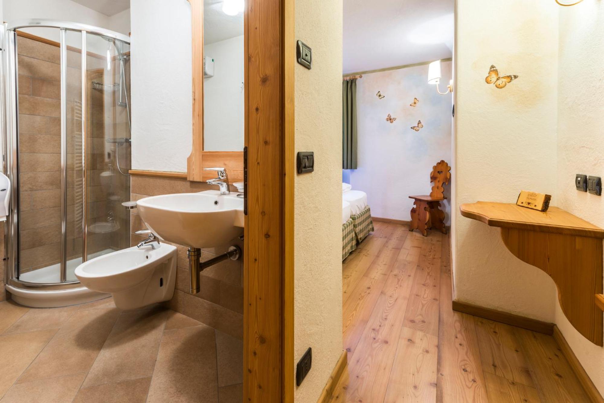 Double Room - Photo 2