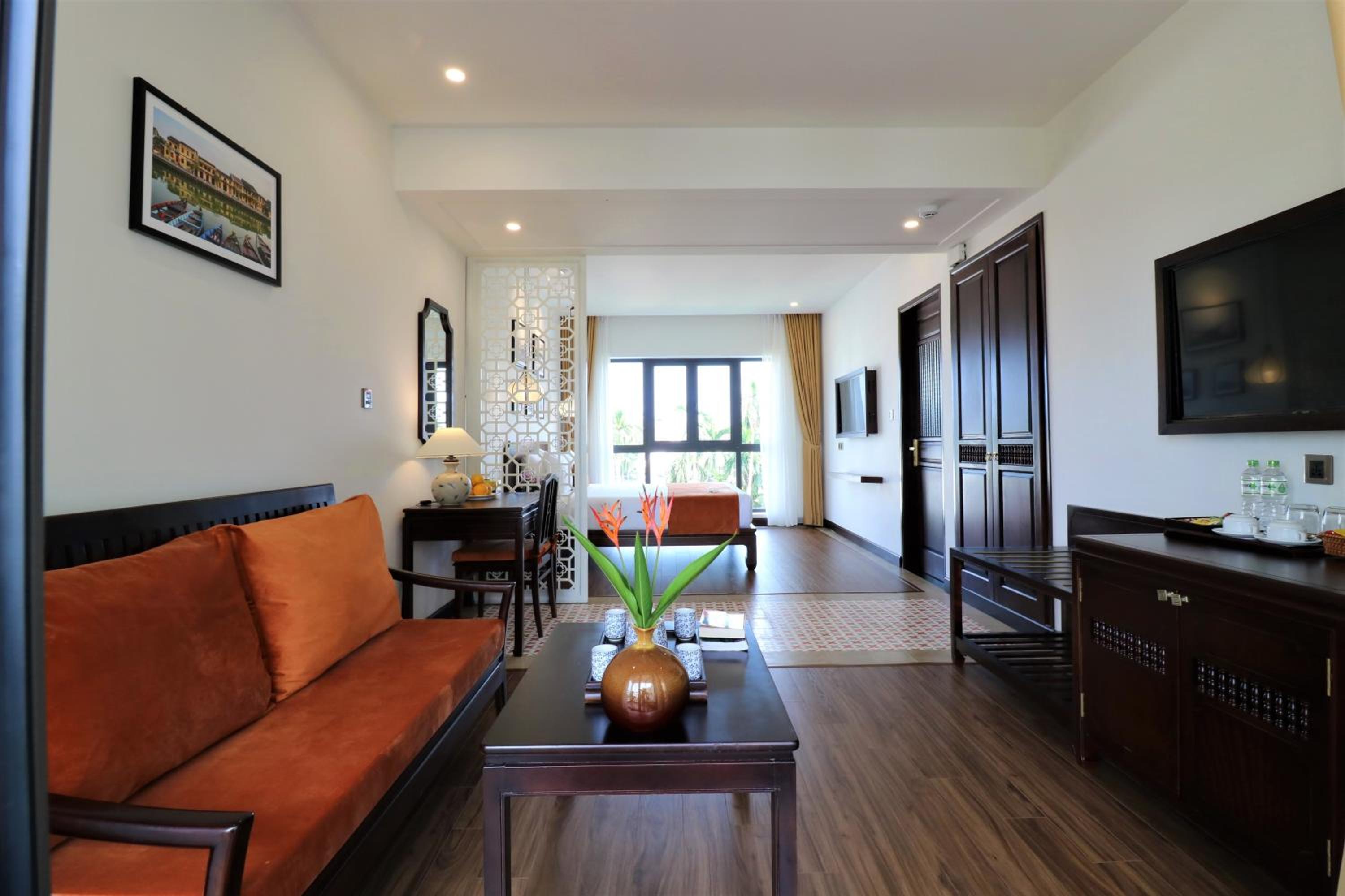 Junior Suite with Balcony and River View - Photo 2