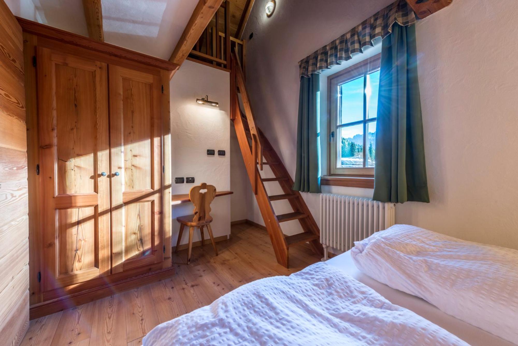 Room (8 Adults)
