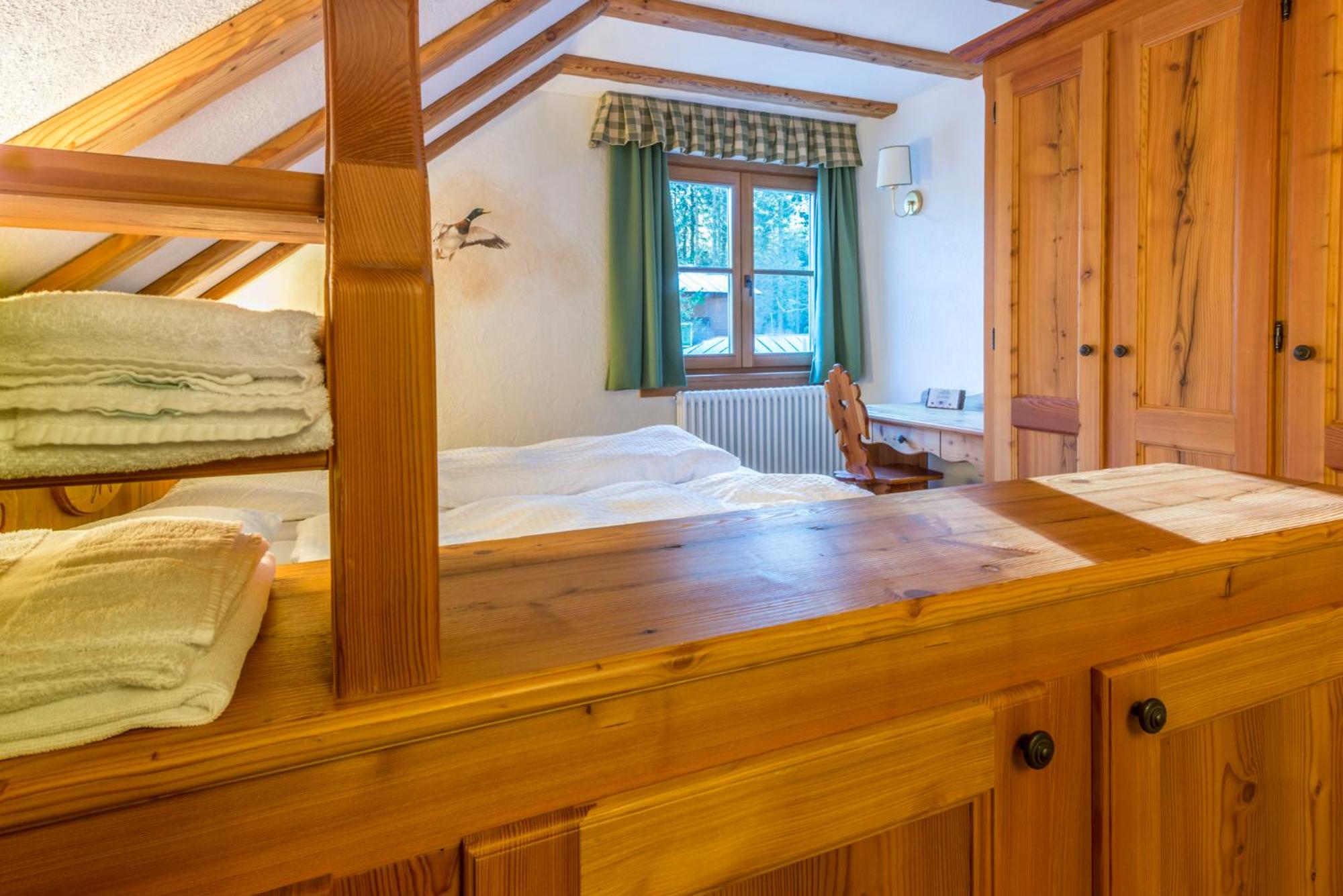 Deluxe Room - Photo 5